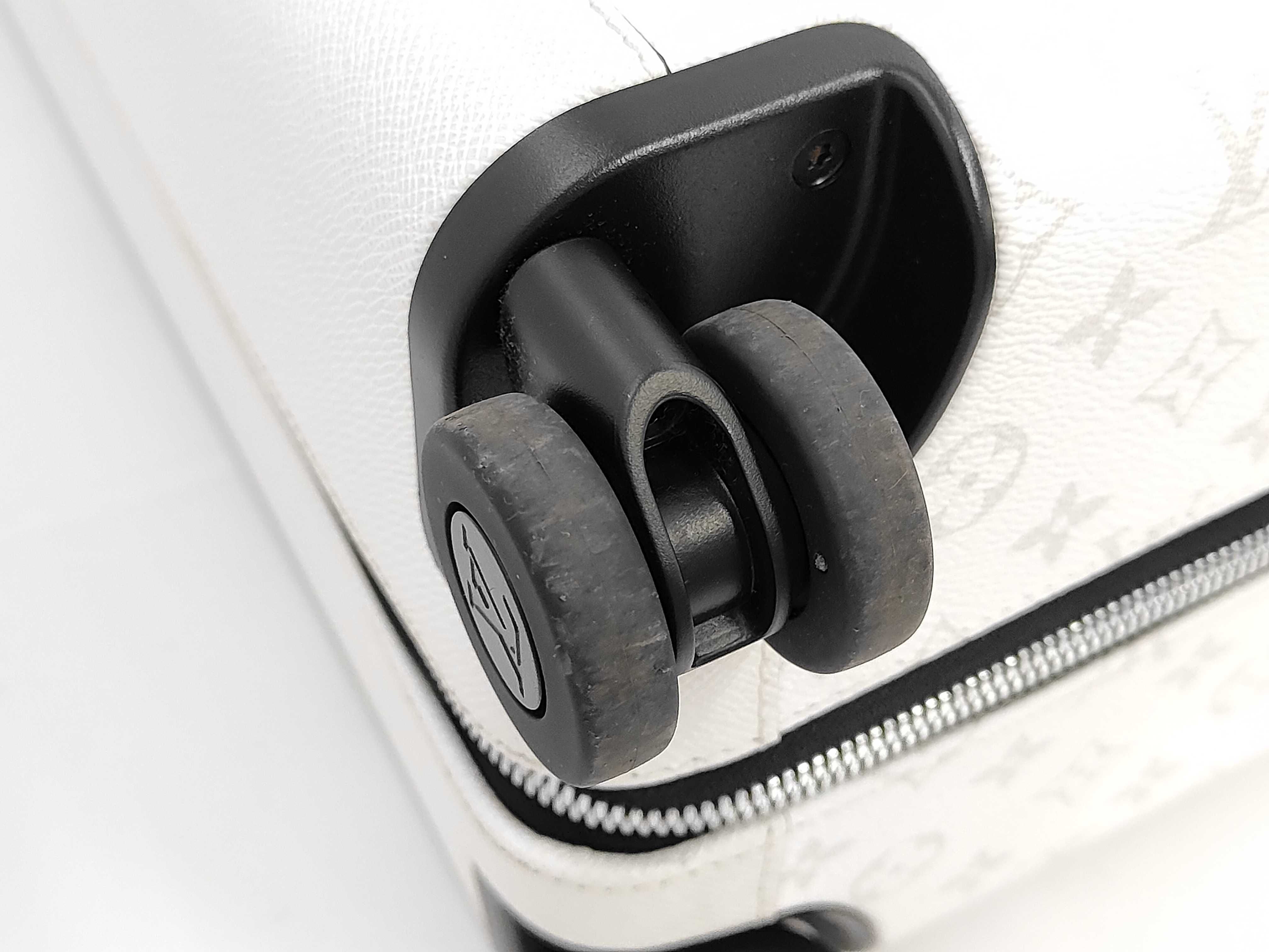 Horizon 55 Taigarama Suitcase — view 4
