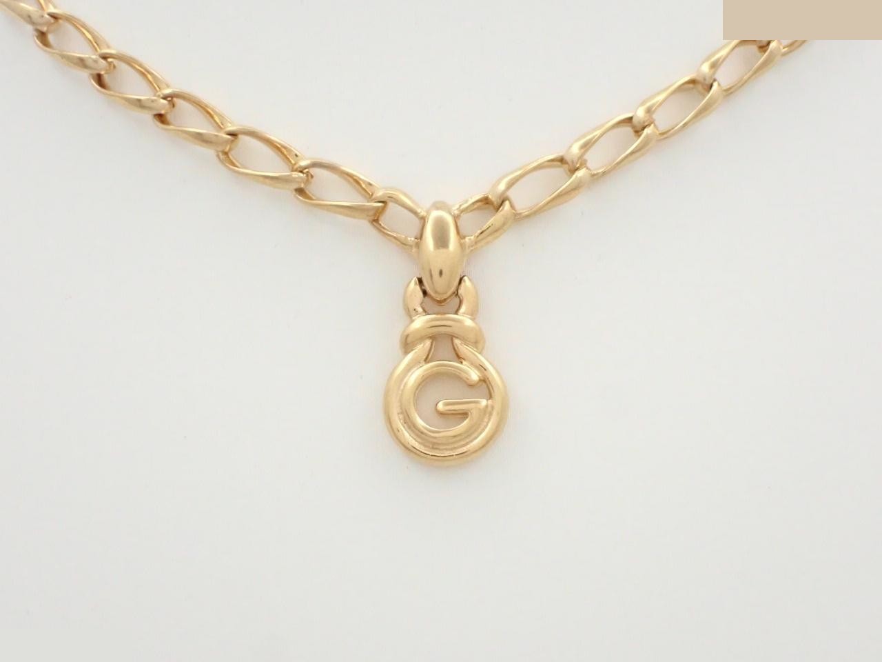 Other lines: Precious metals, necklaces, pendants, chains approximately 40cm long.