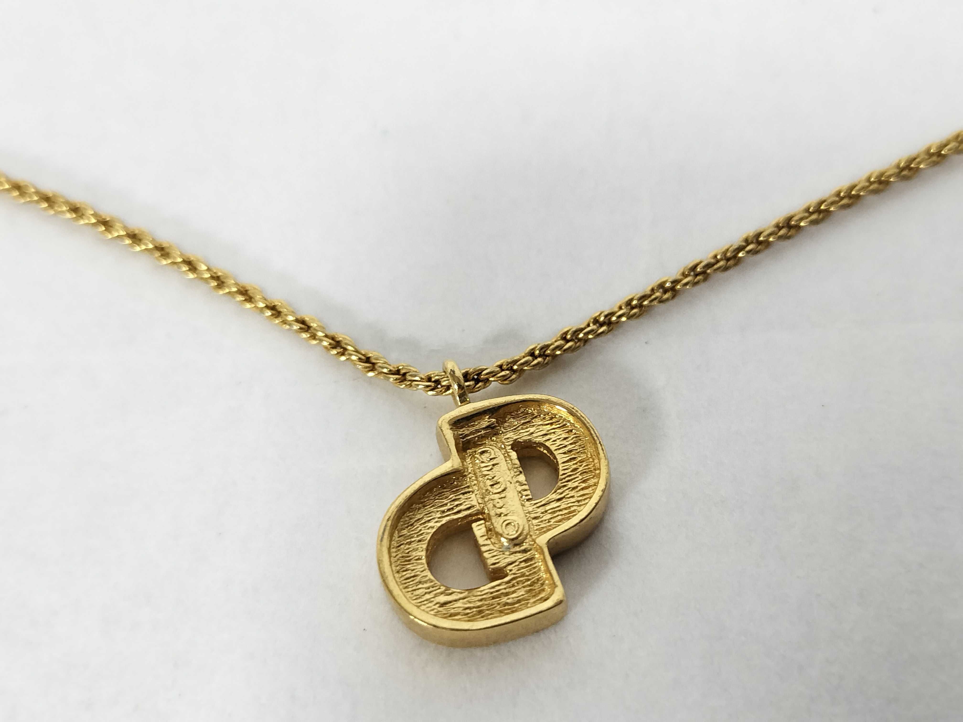necklace — view 2