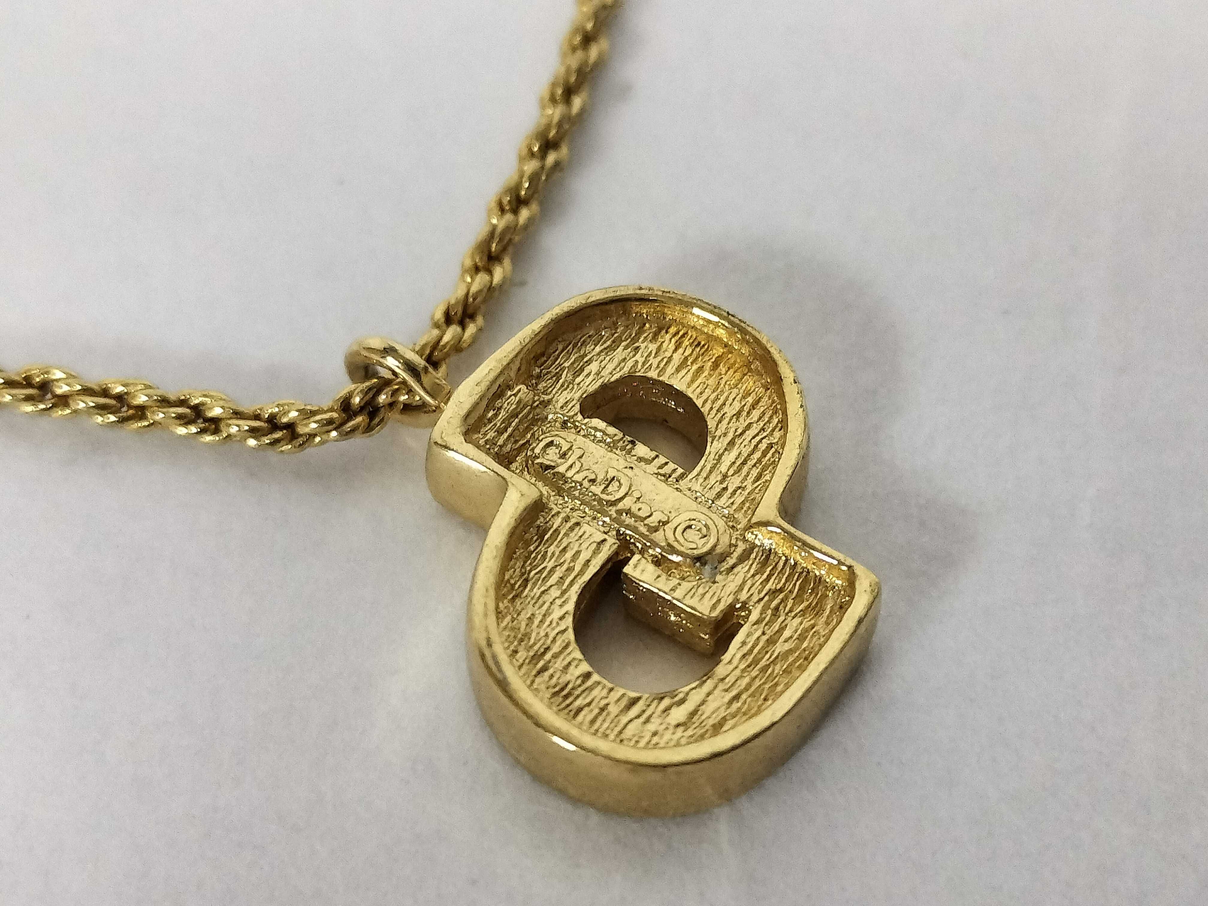 necklace — view 3
