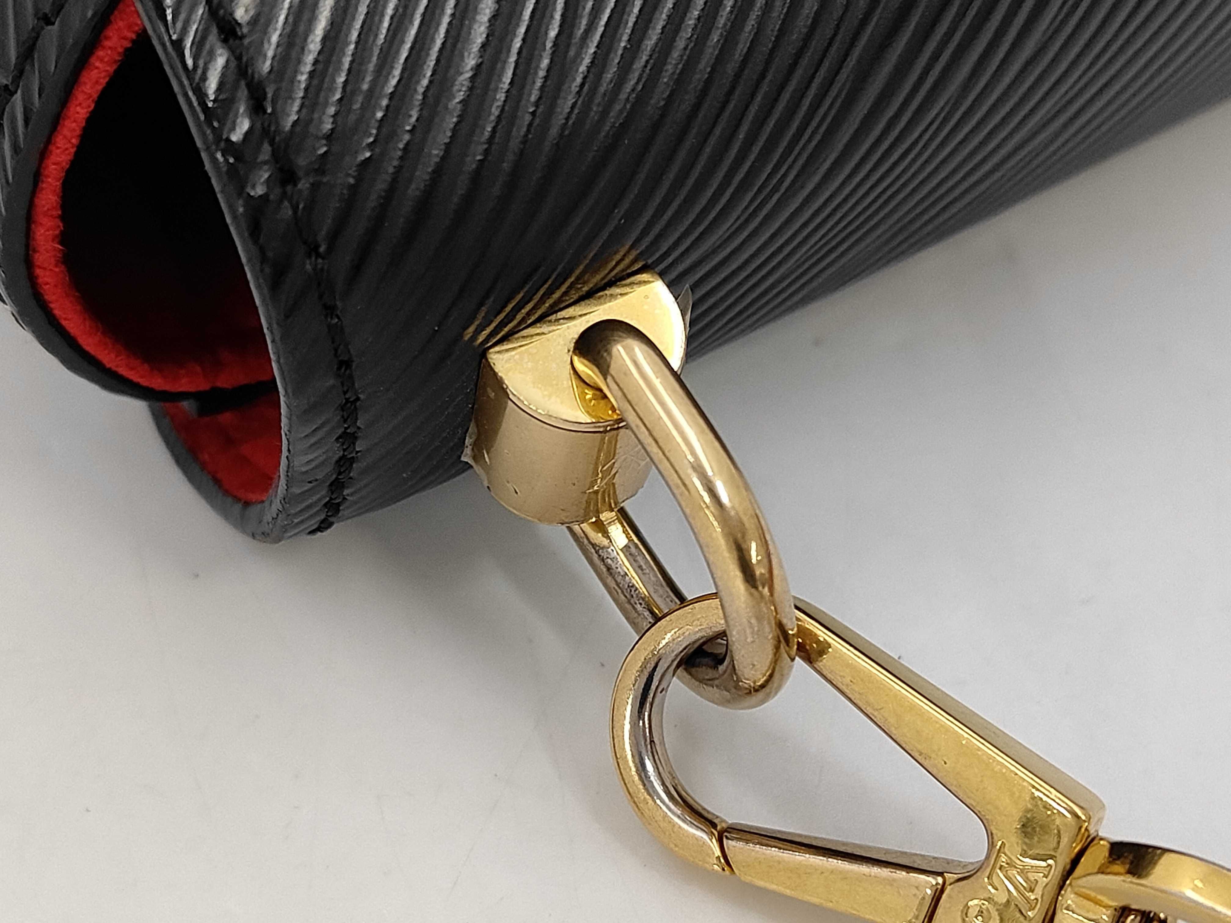 Epi Twist MM Shoulder Bag Handbag — view 7