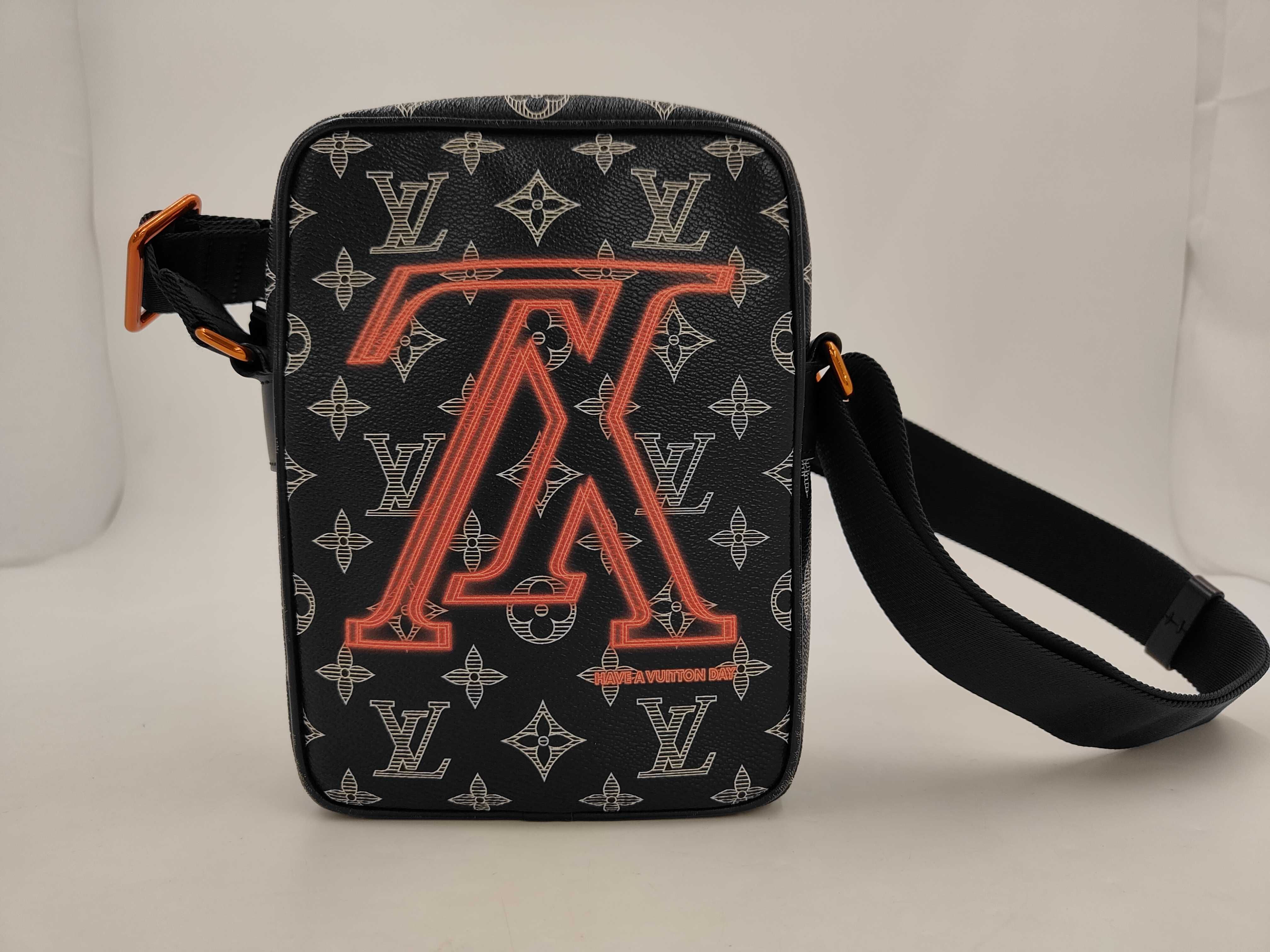 shoulder bag