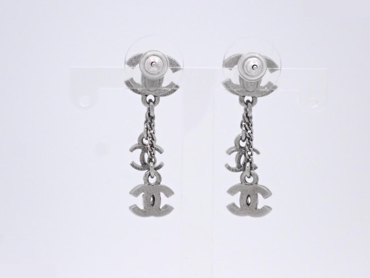 earrings, model 09P, triple Coco Mark design, black stone, 3cm in height. — view 2