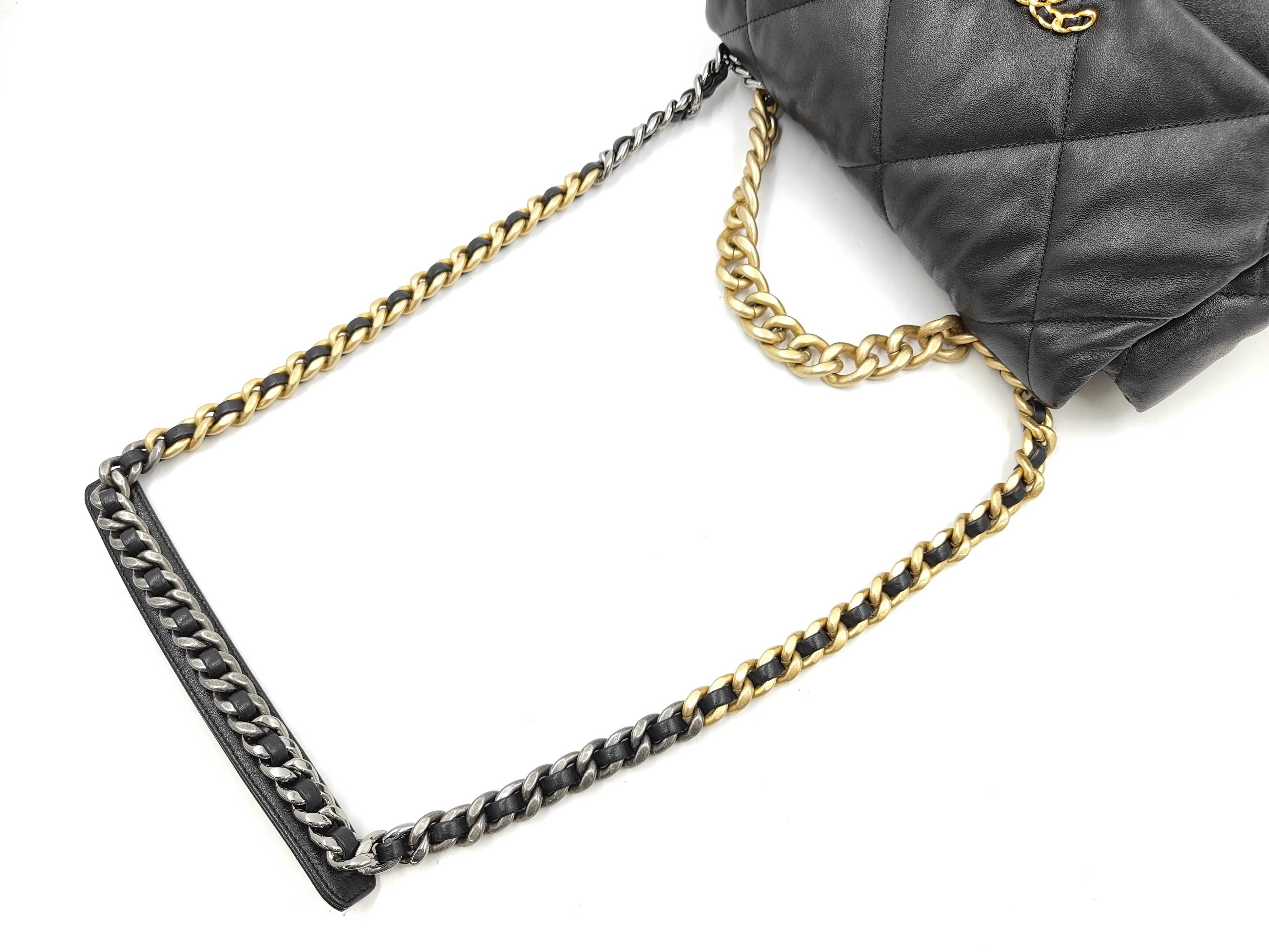 AS1161 Chanel 19 Handbag Chain Shoulder Bag — view 3