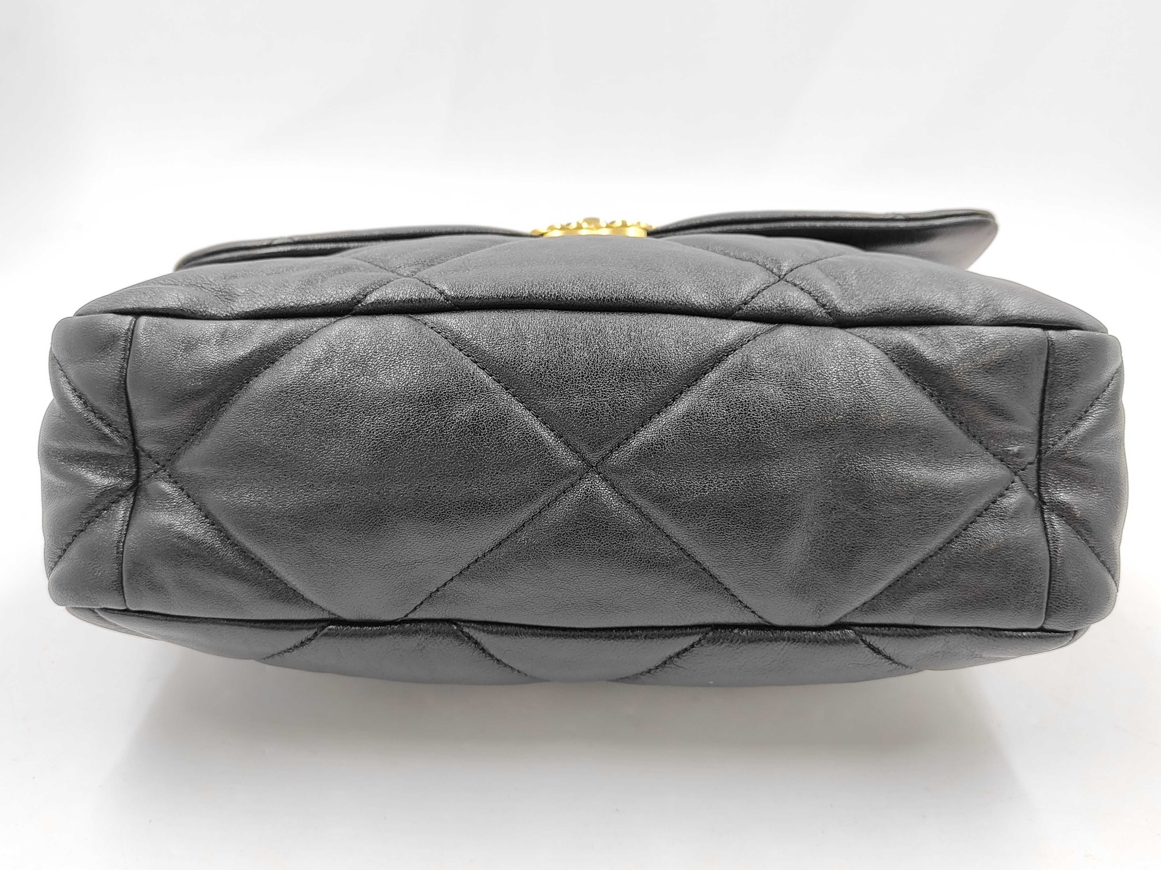 AS1161 Chanel 19 Handbag Chain Shoulder Bag — view 7
