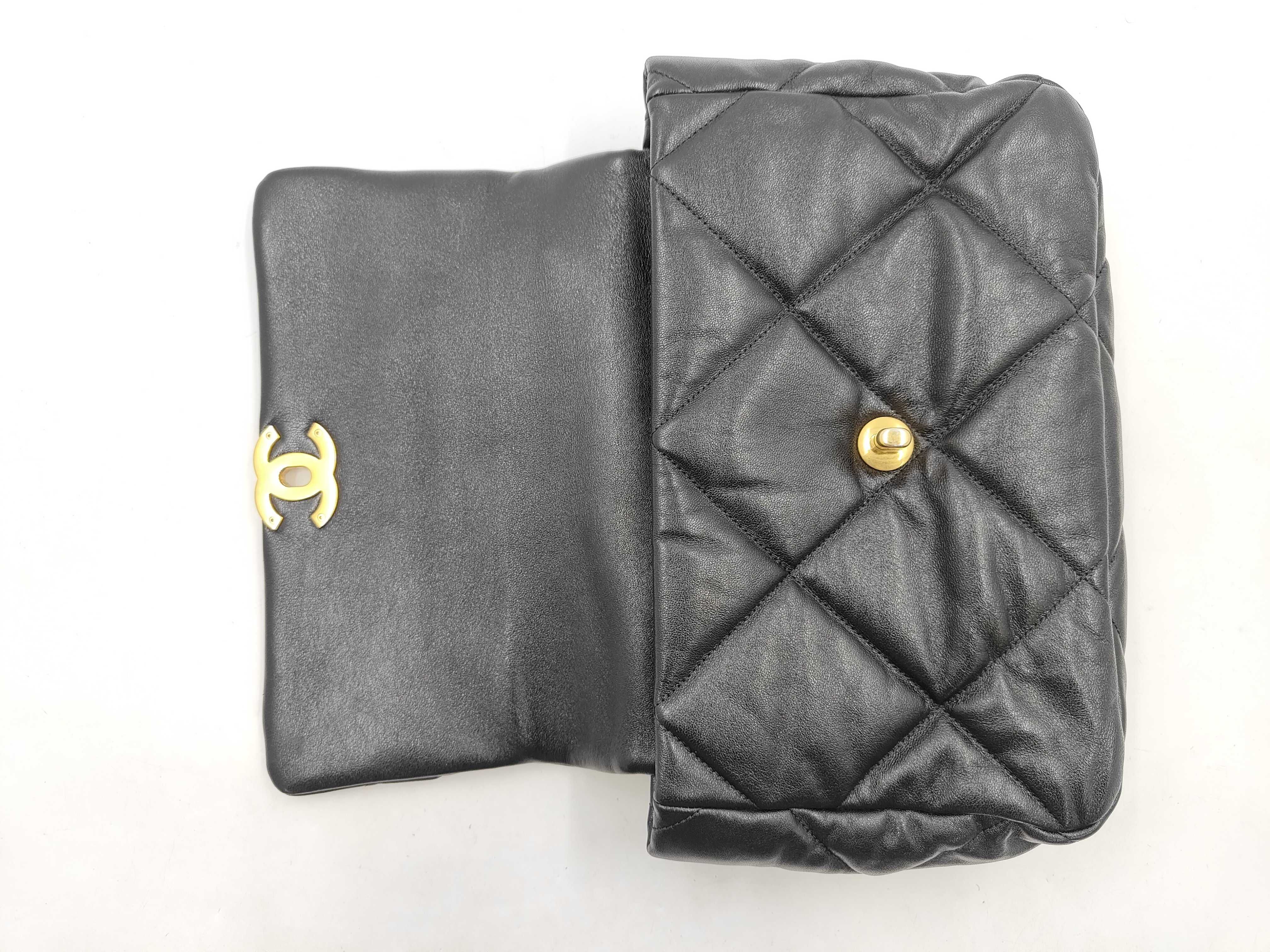 AS1161 Chanel 19 Handbag Chain Shoulder Bag — view 9