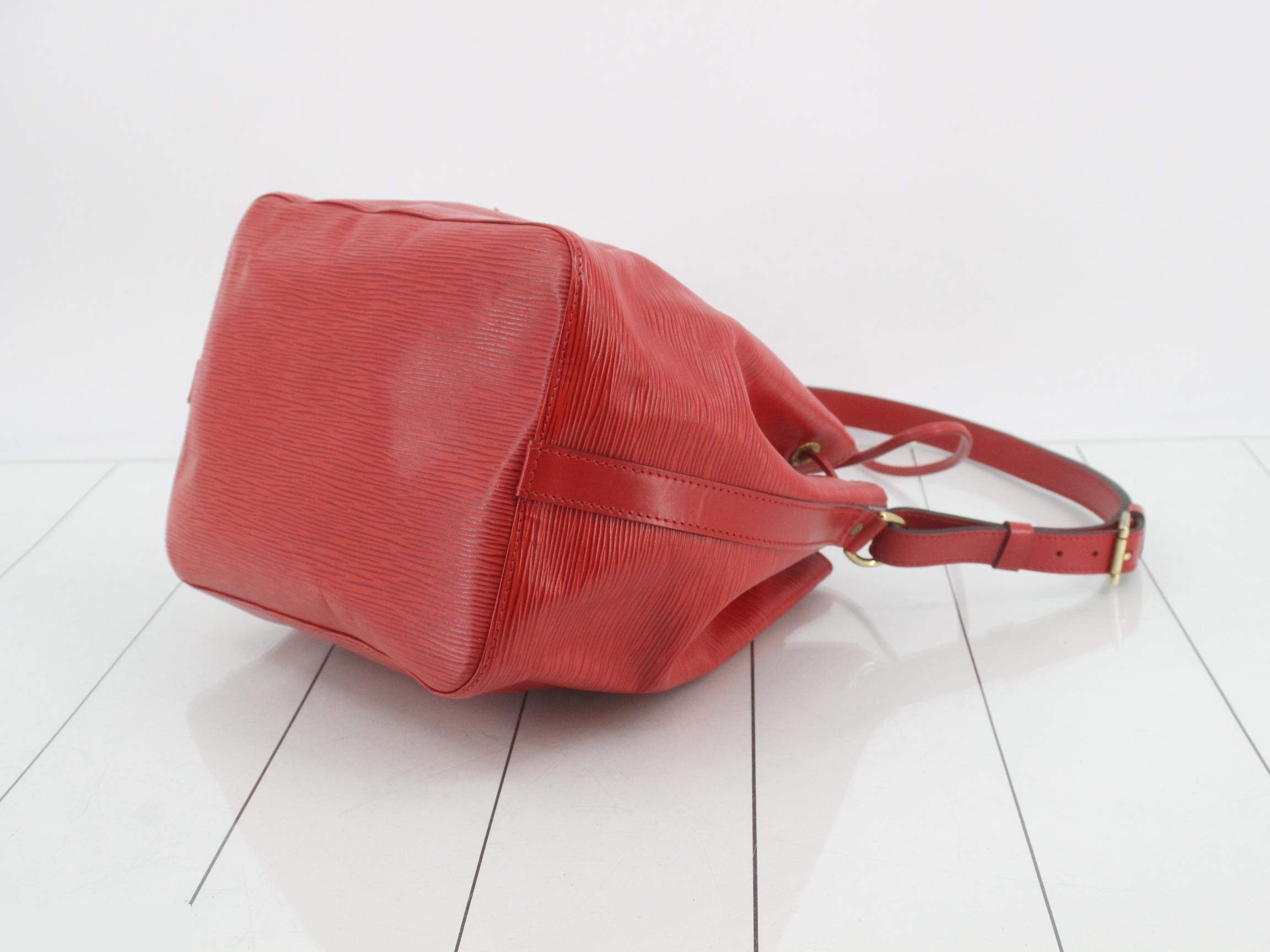 Epi Petit Noé Red Shoulder Bag — view 6