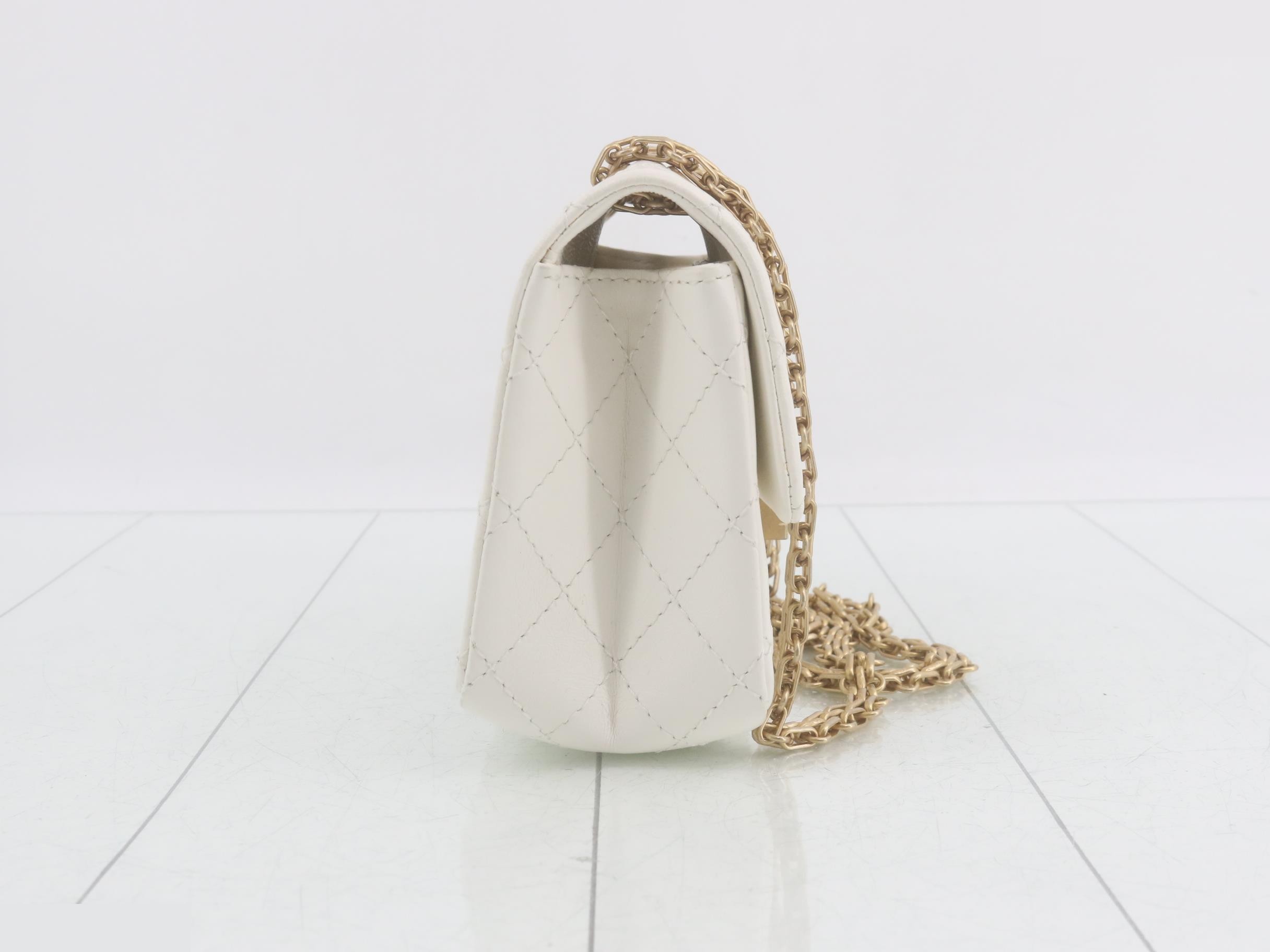 Matelassé 2.55 Leather Double Chain Shoulder Bag, White — view 4
