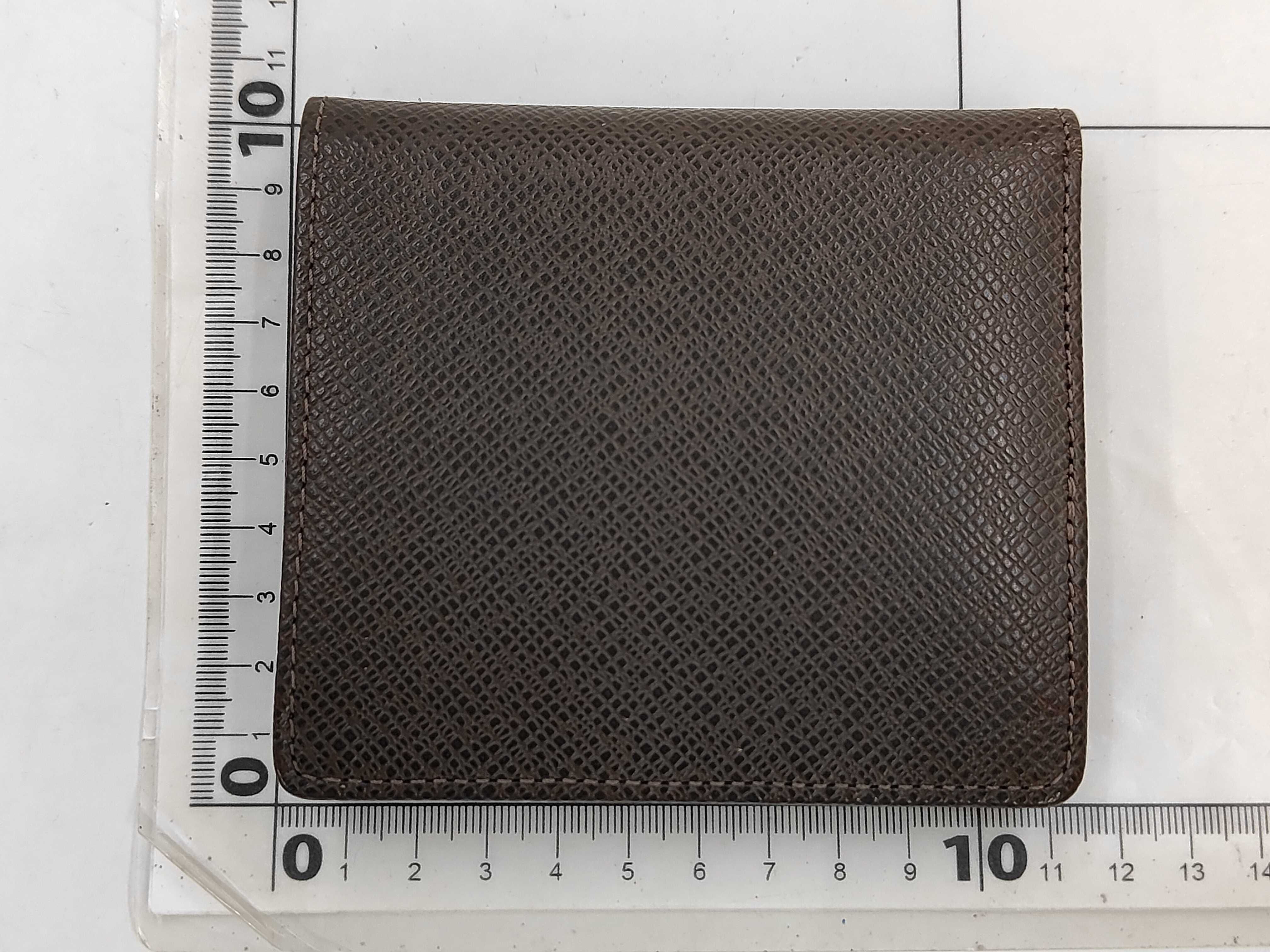 Taiga Louis Vuitton Taiga Portefeuille 3 Cartes Credit Grizzly VI0085 Wallet — view 2