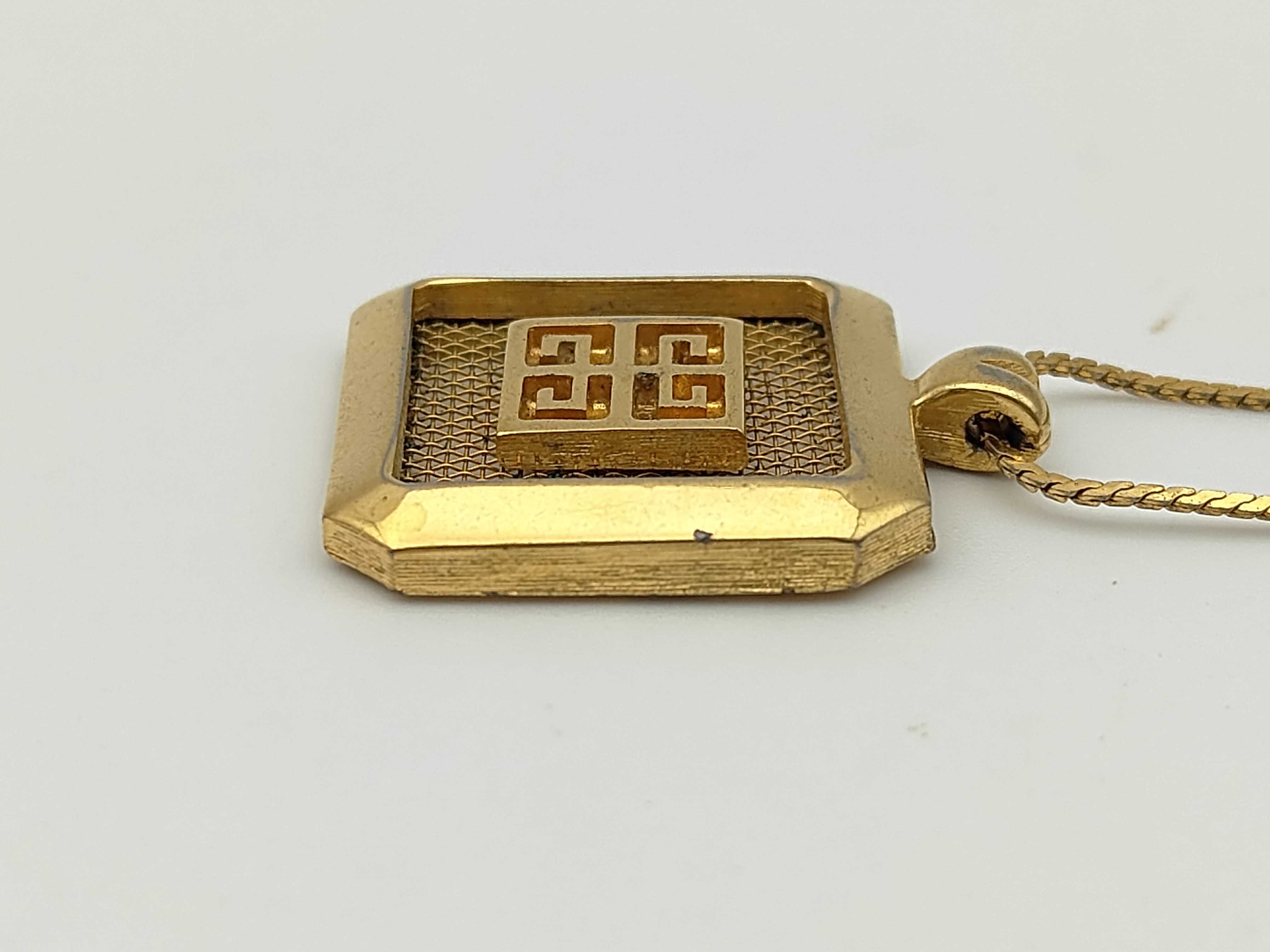 4G Logo Square Gold Necklace — view 3