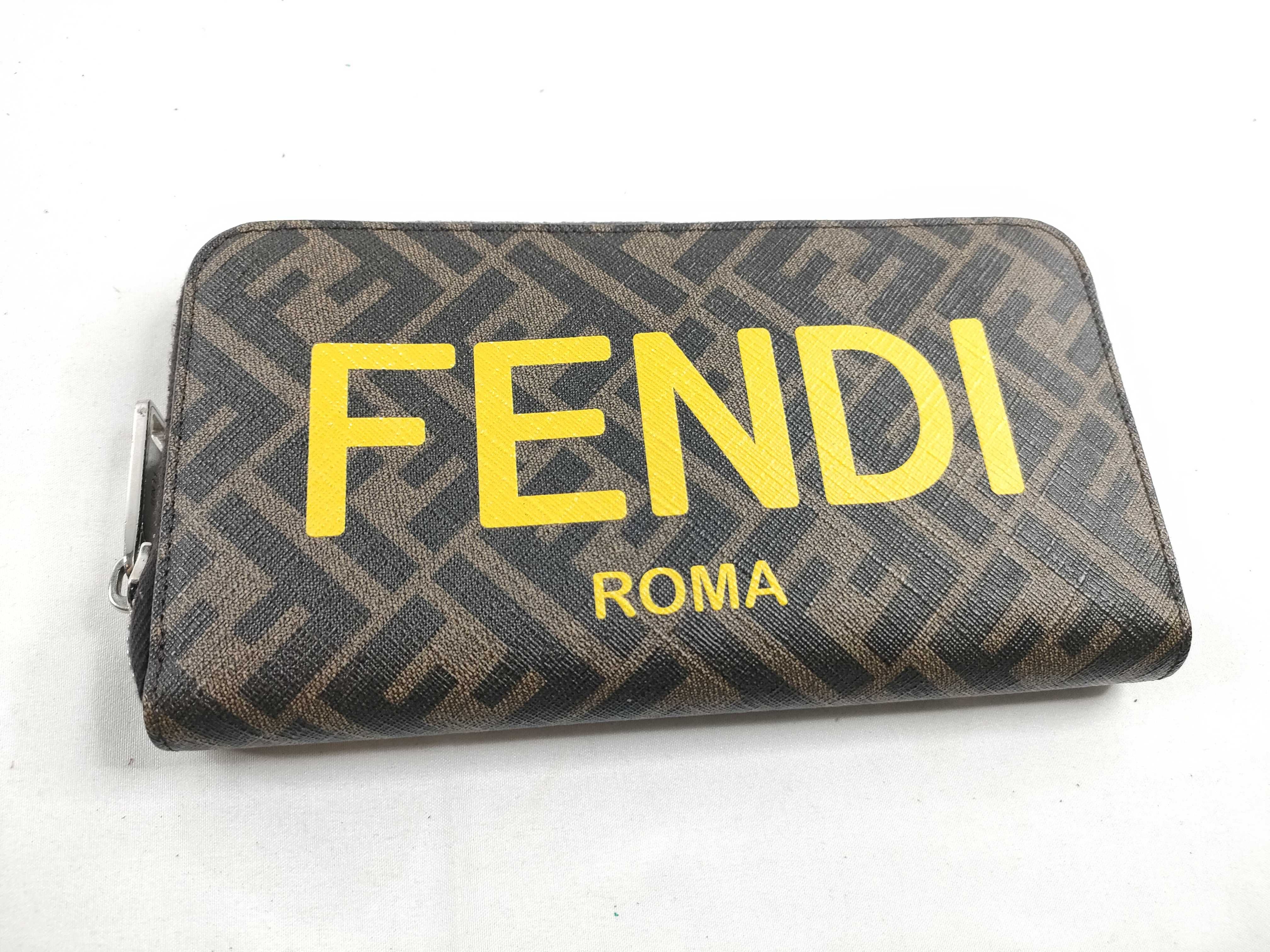 7M0342 Zippy Wallet
