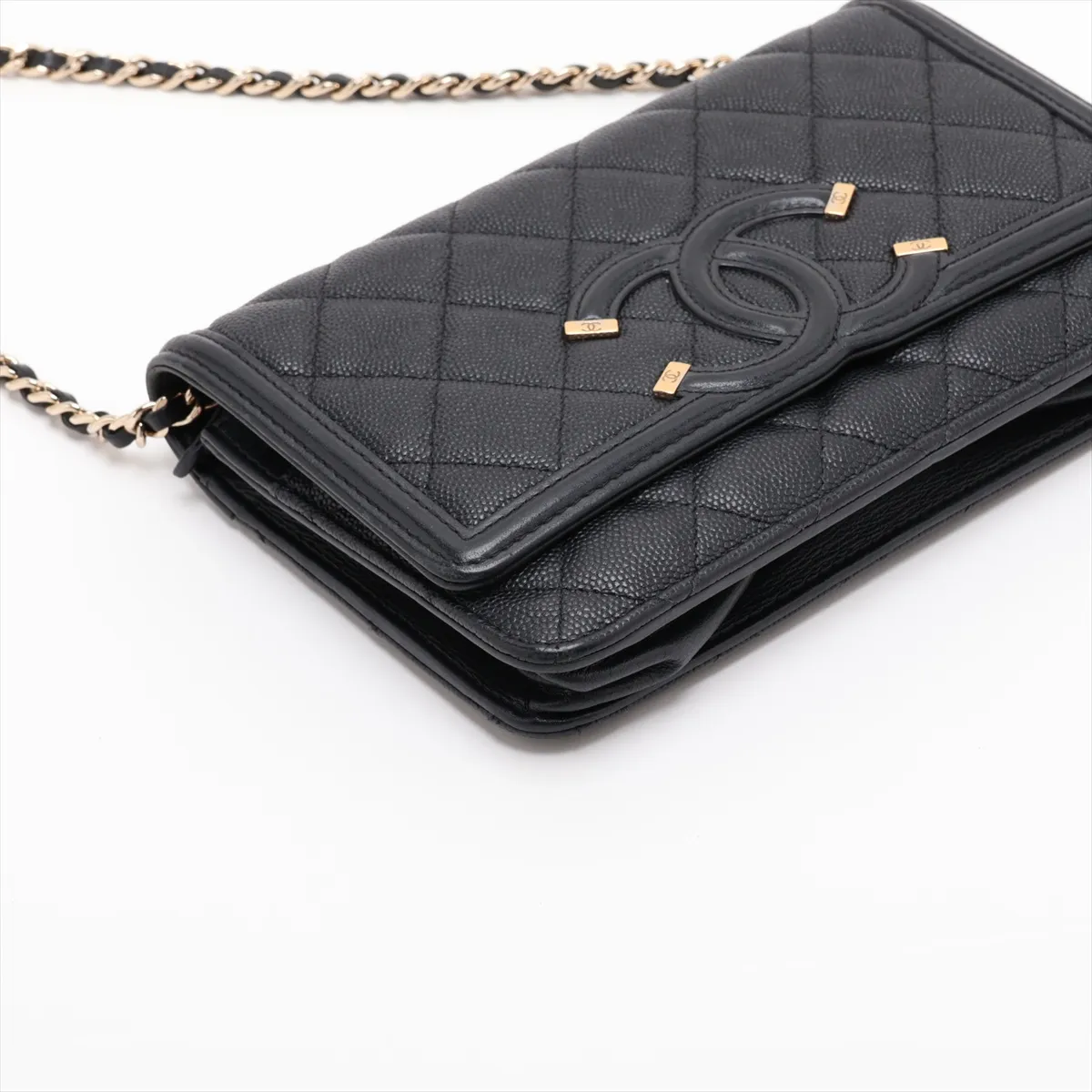 CC Filigree Caviar Skin Chain Wallet, Black with Gold Hardware, 28807709, serial number in the 28 range. — view 4