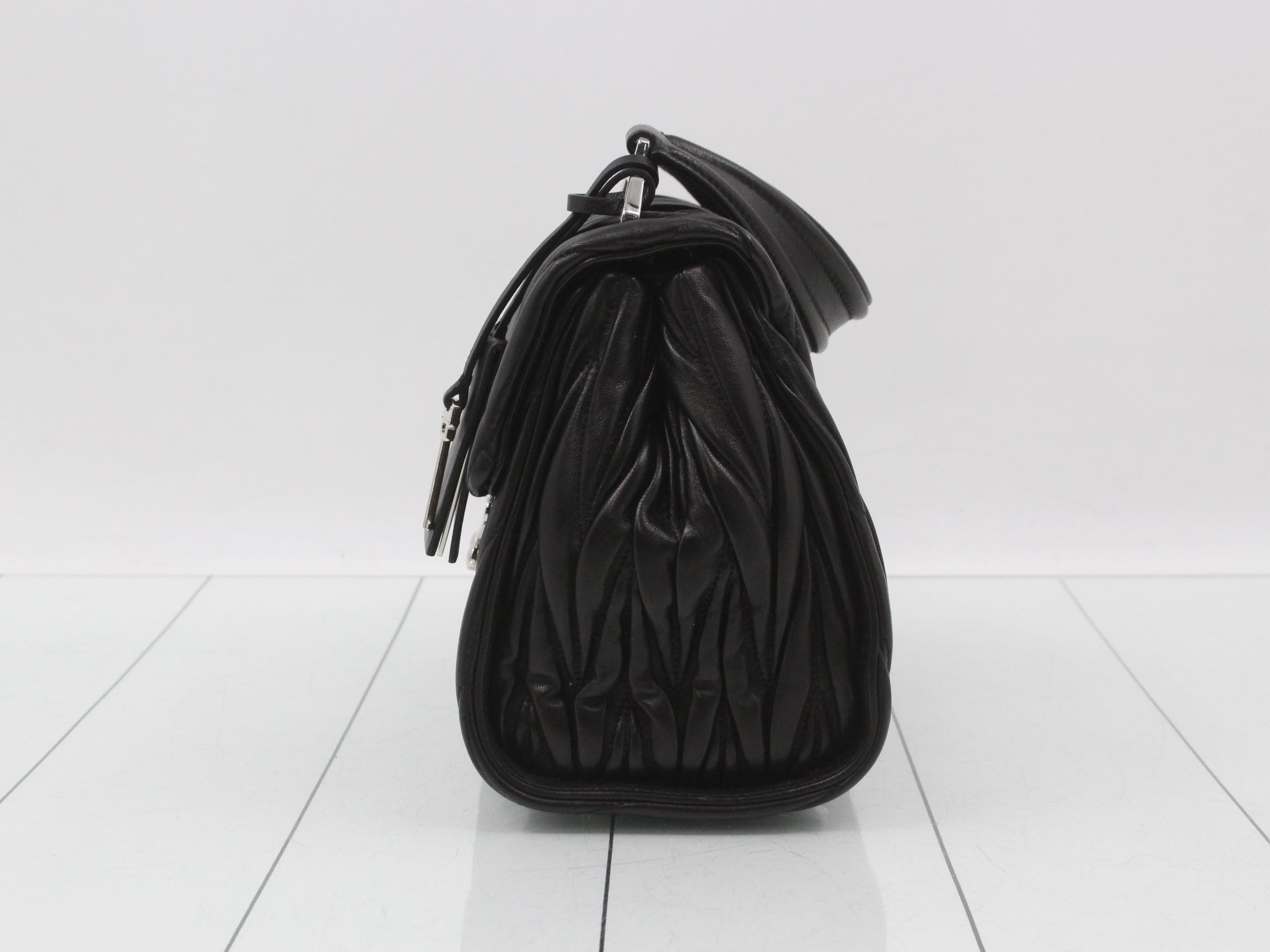 Matelassé bag, black, W23cm, 5BA138, with strap. — view 3