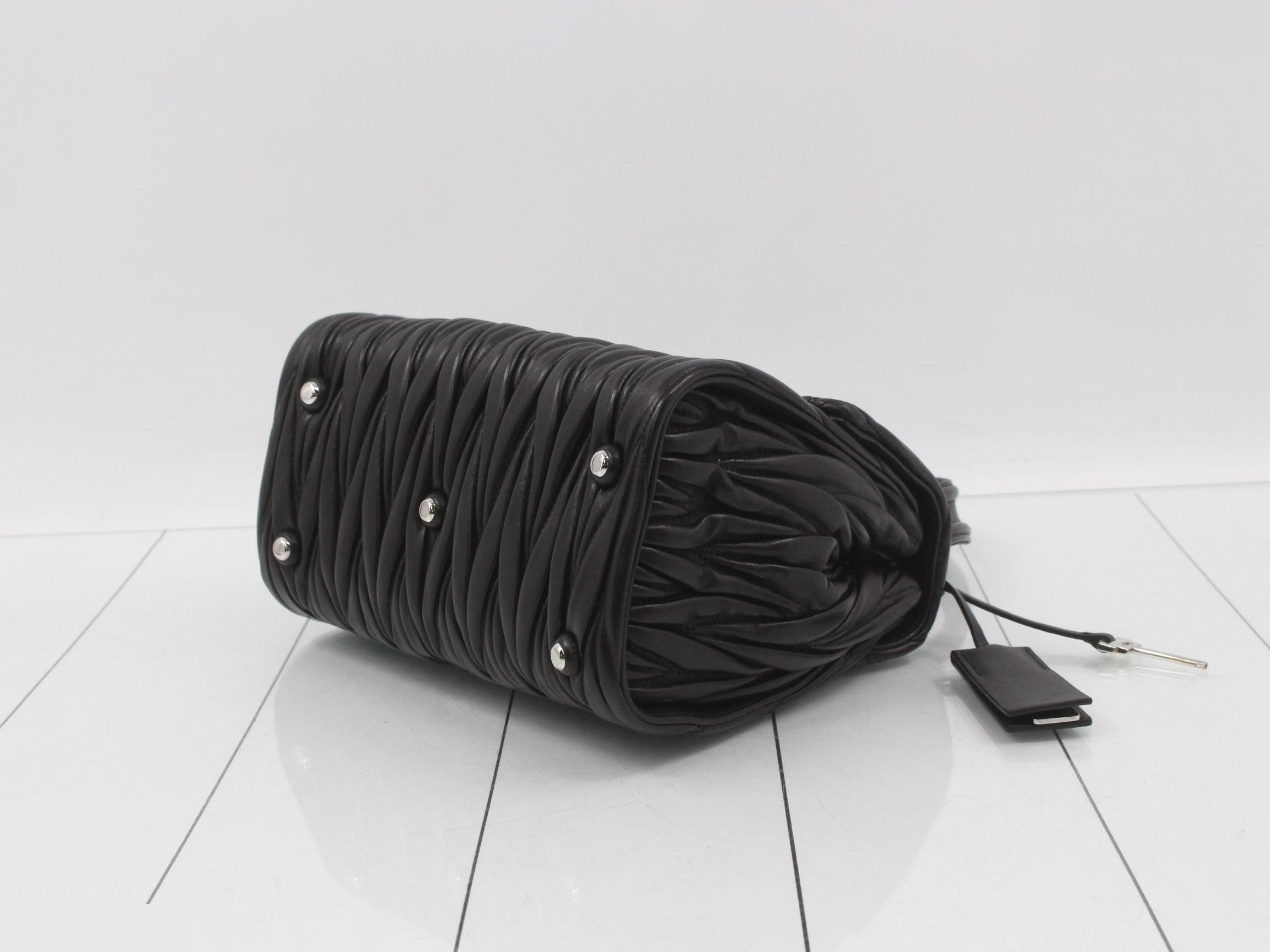 Matelassé bag, black, W23cm, 5BA138, with strap. — view 6