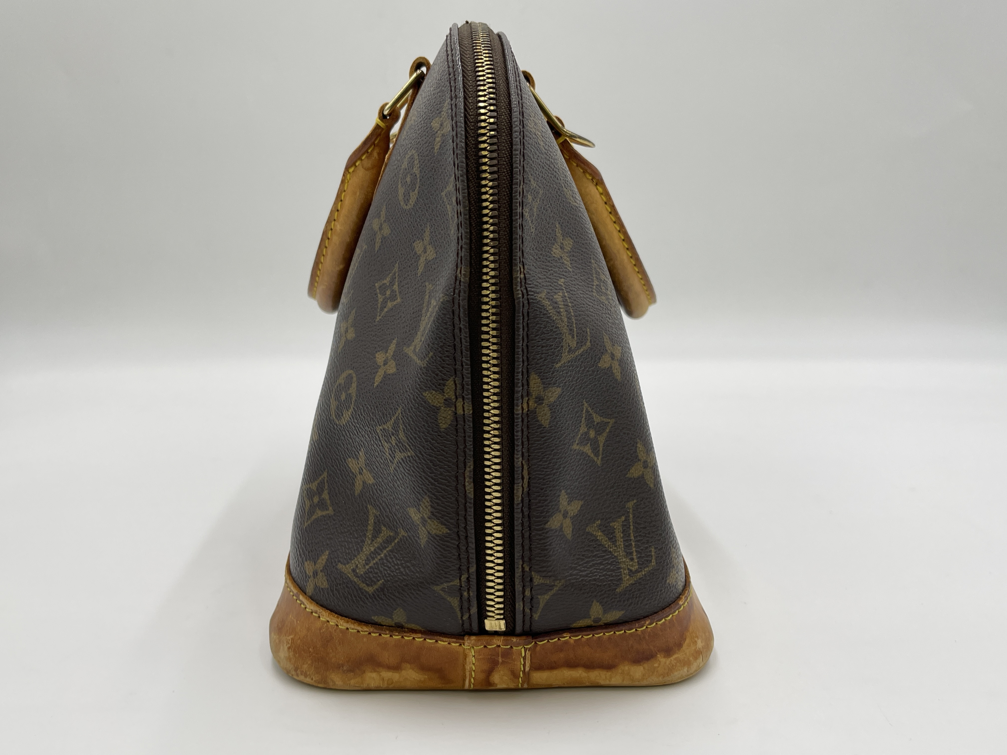 Monogram Alma PM M51130 VI0977 Handbag — view 3