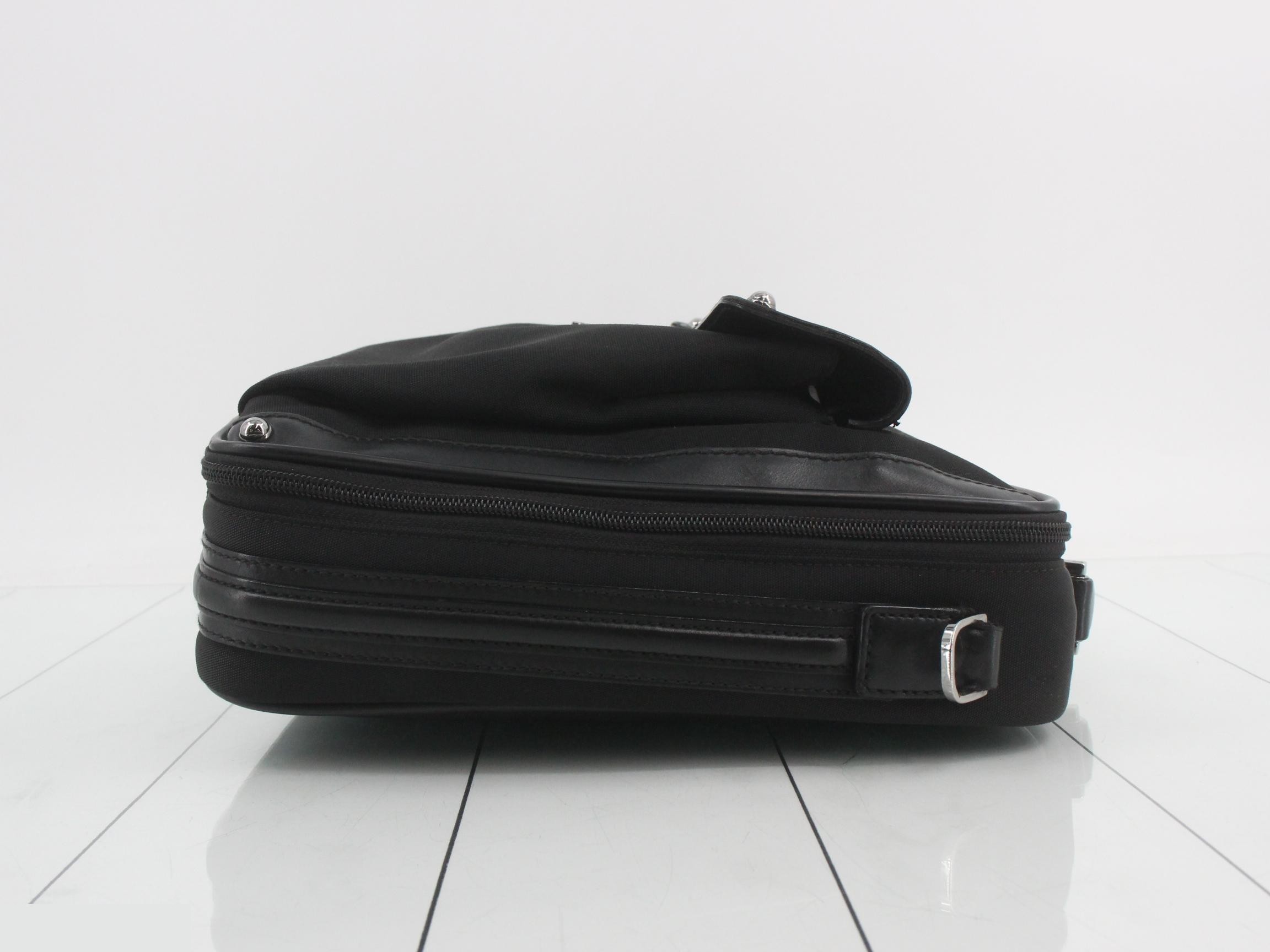 briefcase — view 3