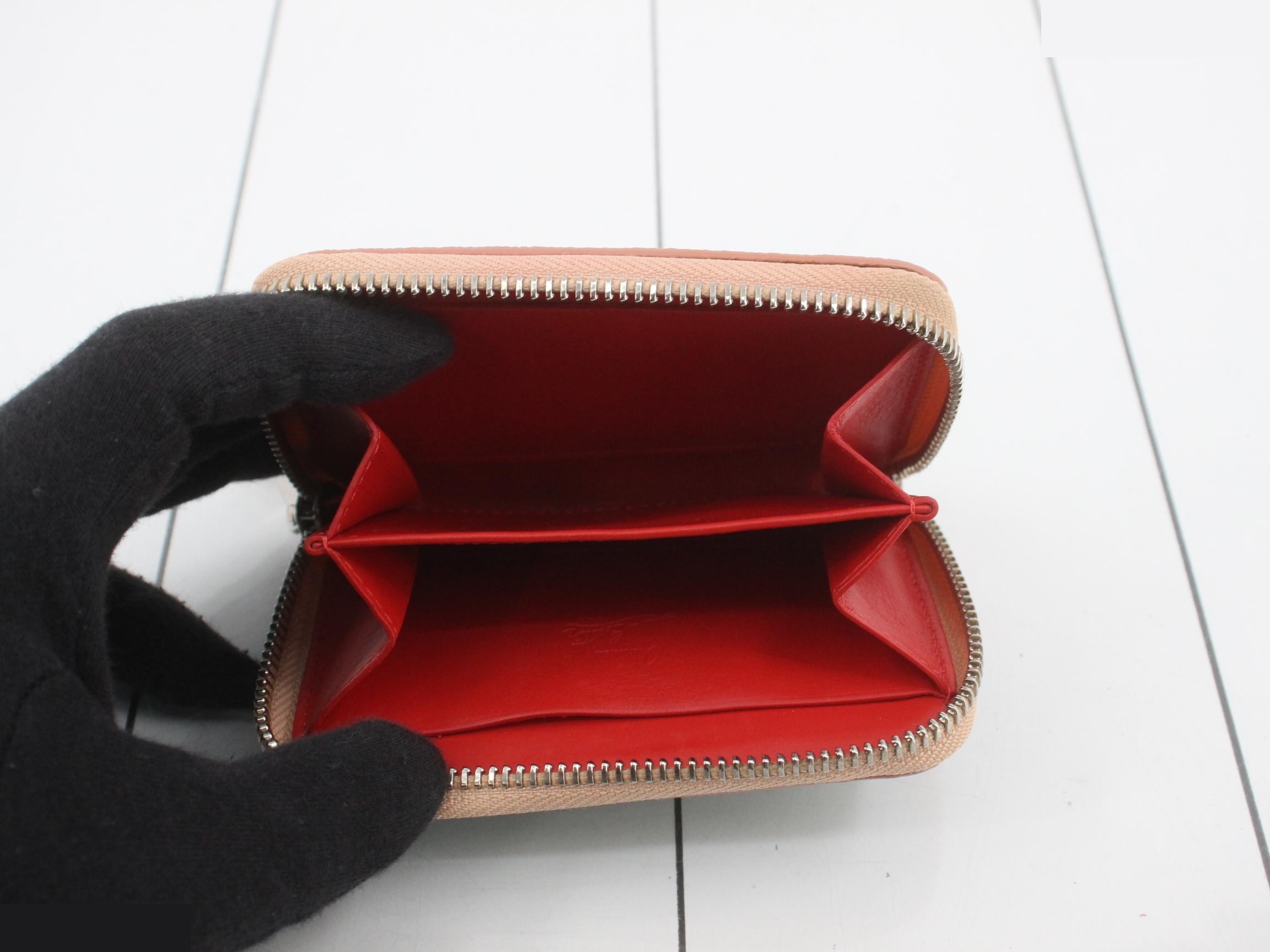 Other lines: Bags and Wallets — view 4