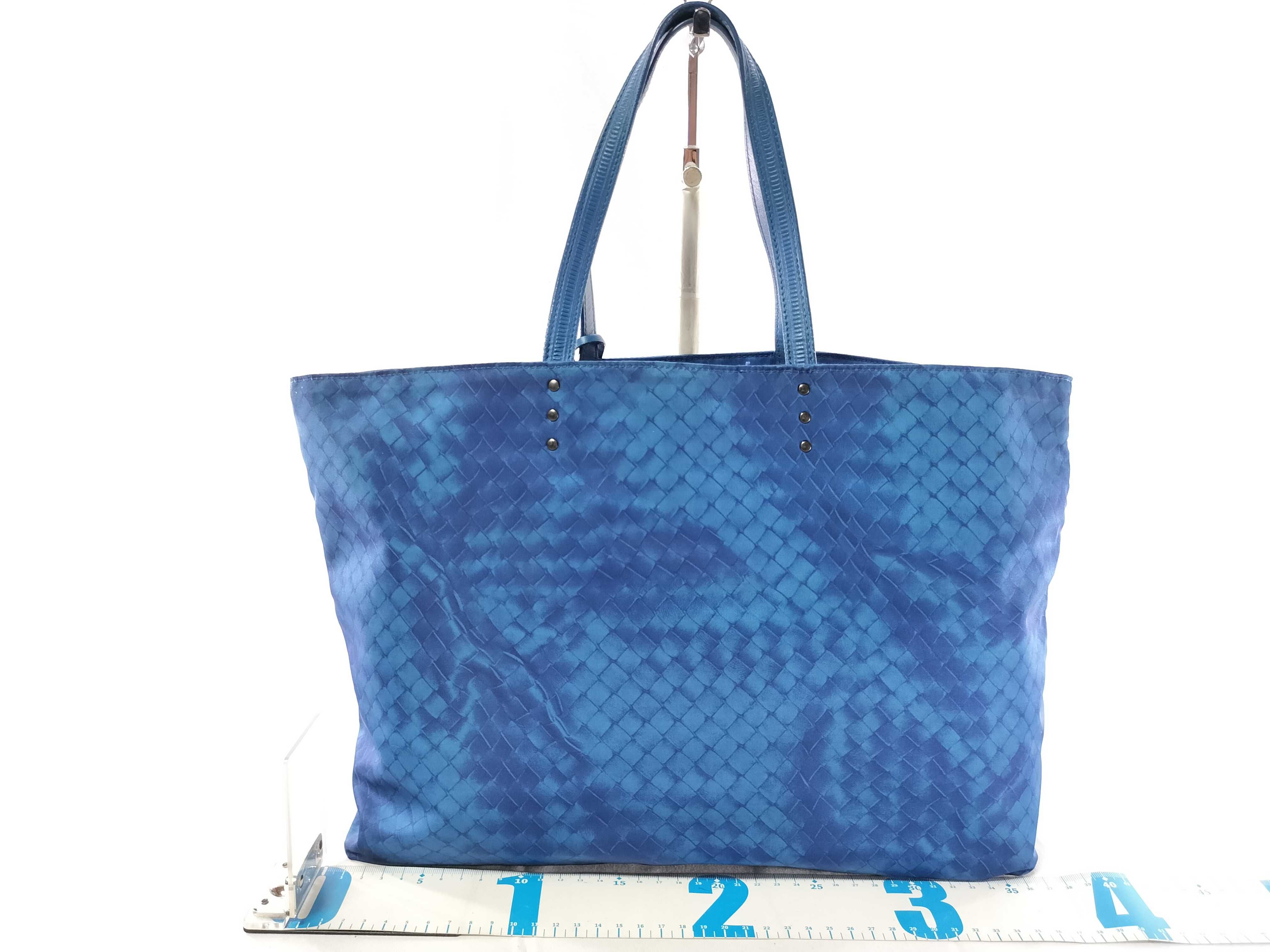 Intrecciato Illusion Nylon Tote Bag (Blue) — view 2
