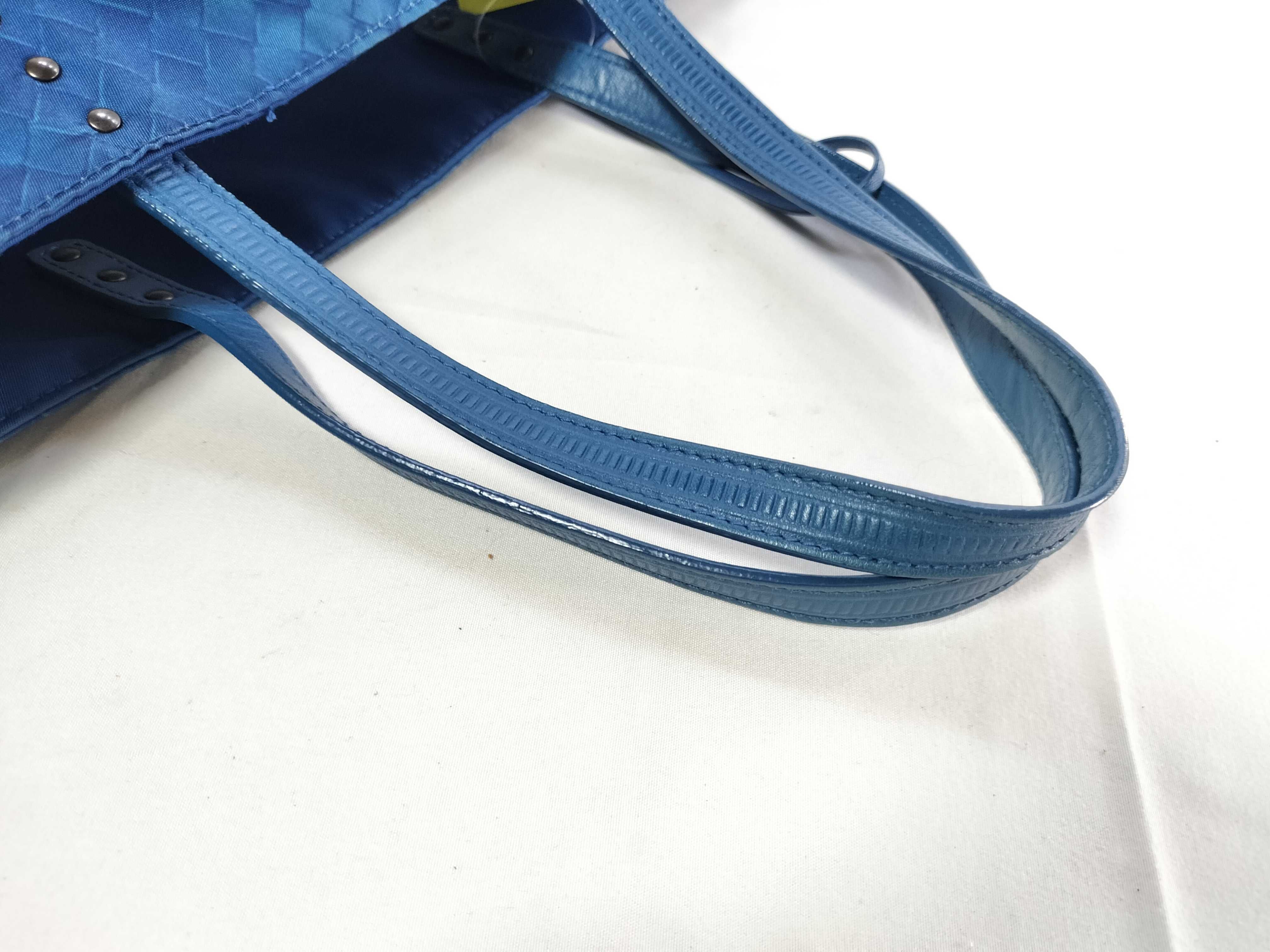 Intrecciato Illusion Nylon Tote Bag (Blue) — view 3