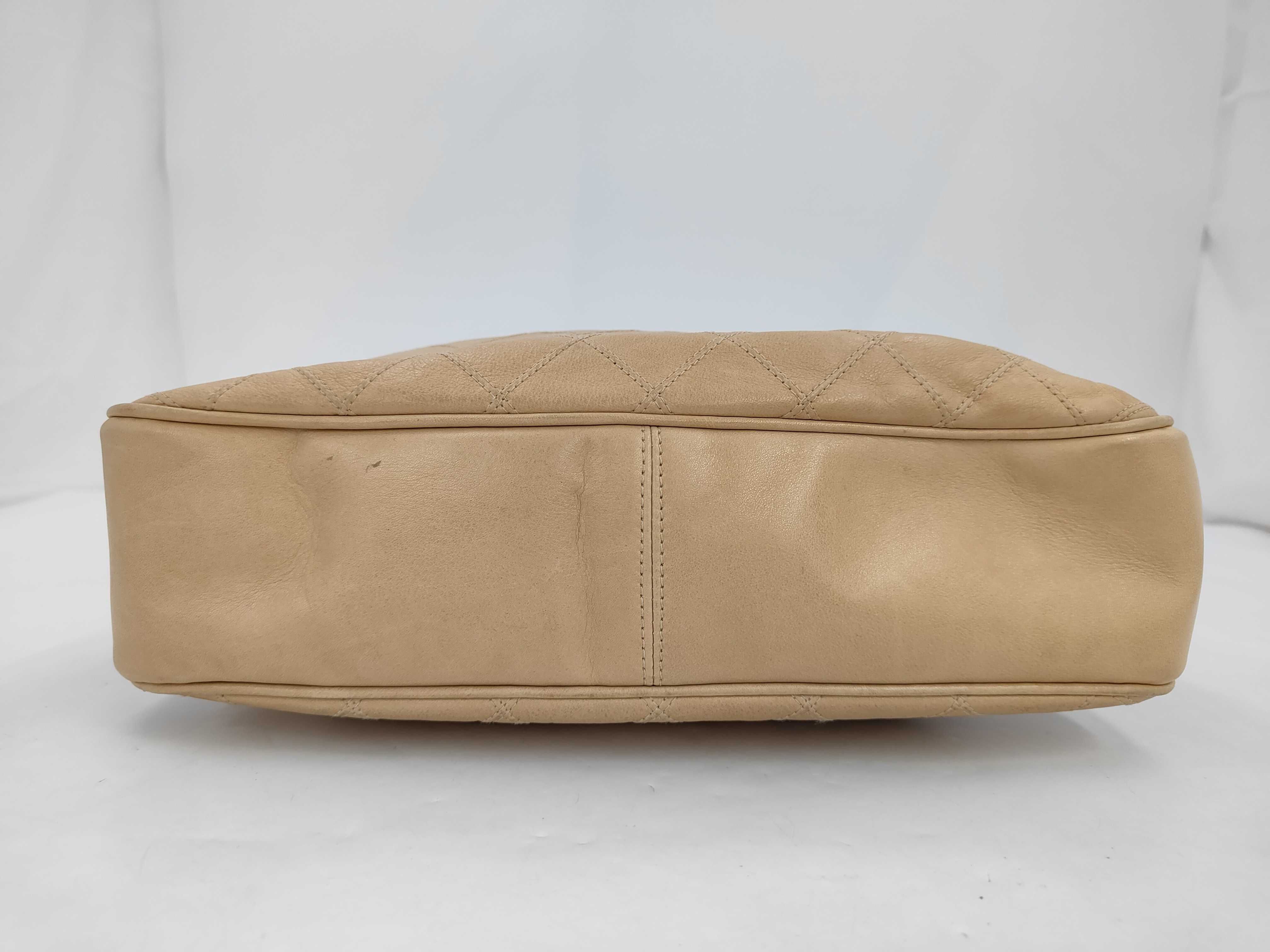 Matelassé Beige Shoulder Bag (Serial Number 0) — view 3