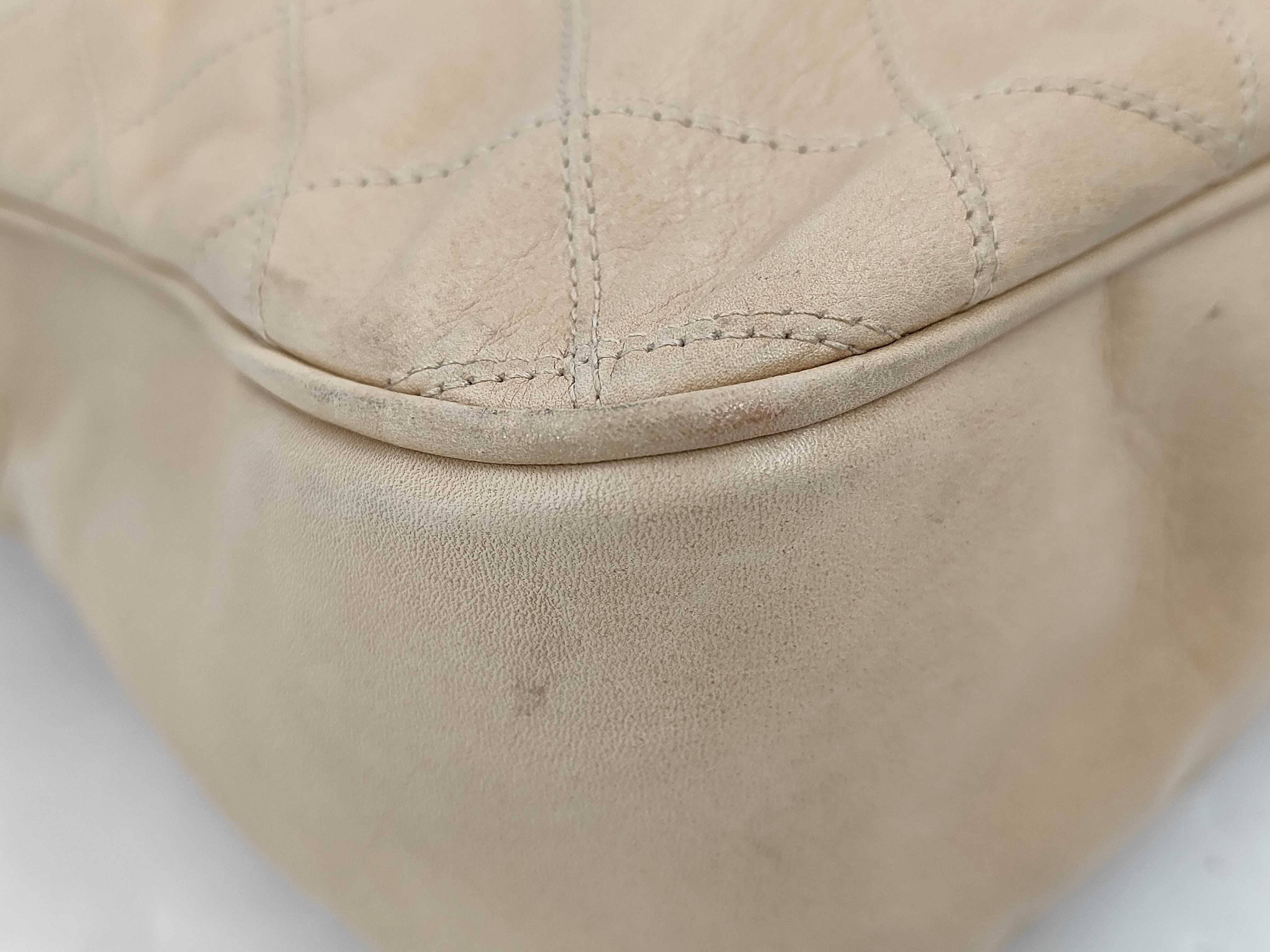 Matelassé Beige Shoulder Bag (Serial Number 0) — view 4