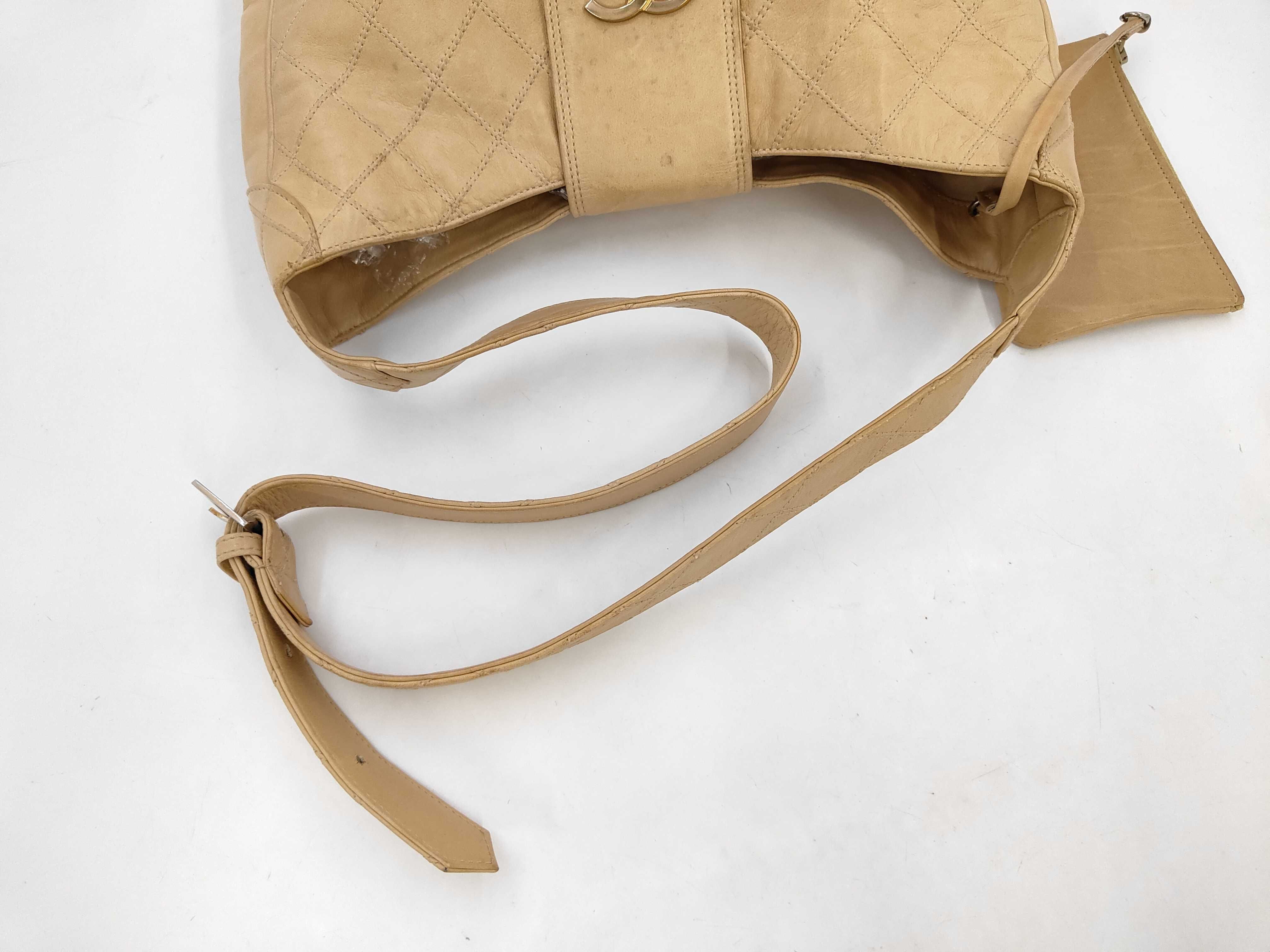 Matelassé Beige Shoulder Bag (Serial Number 0) — view 5