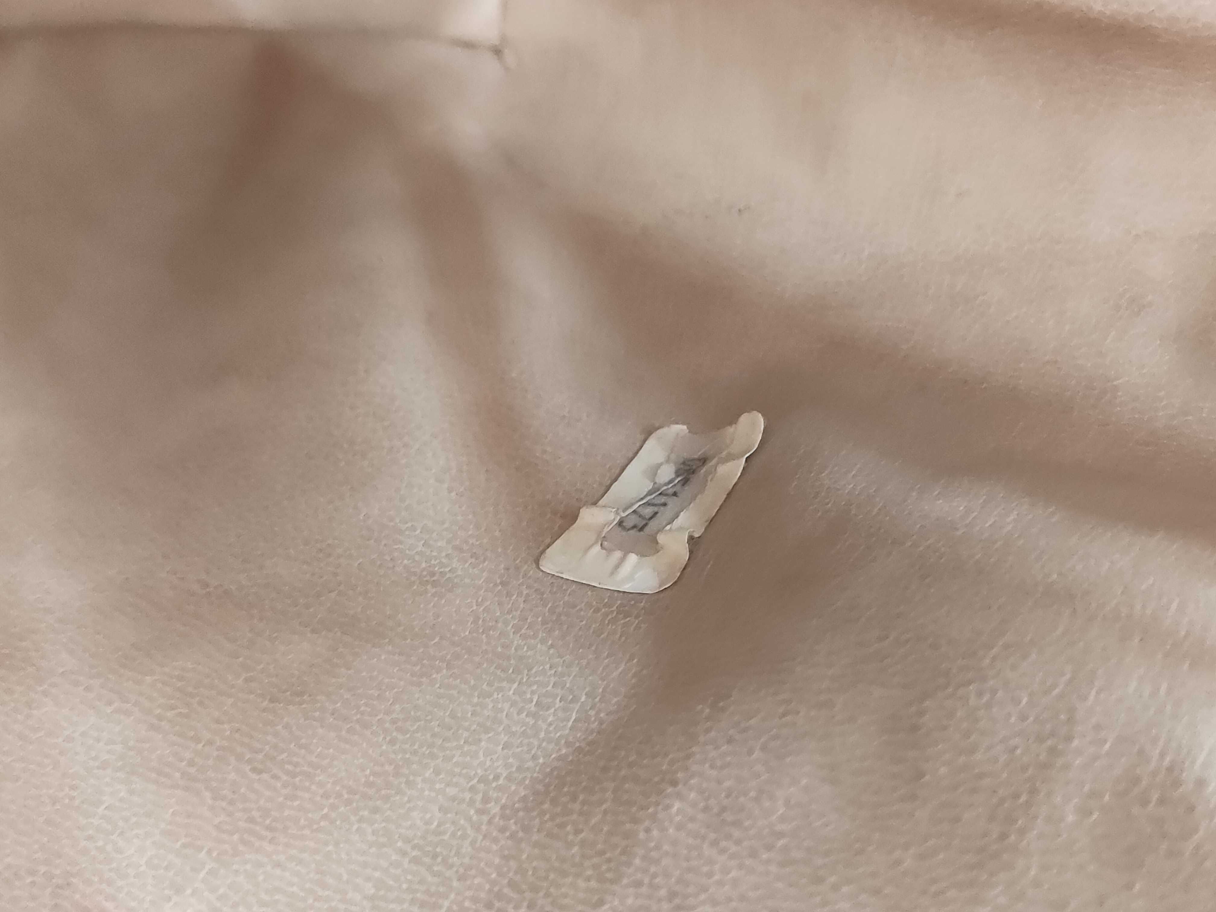 Matelassé Beige Shoulder Bag (Serial Number 0) — view 9