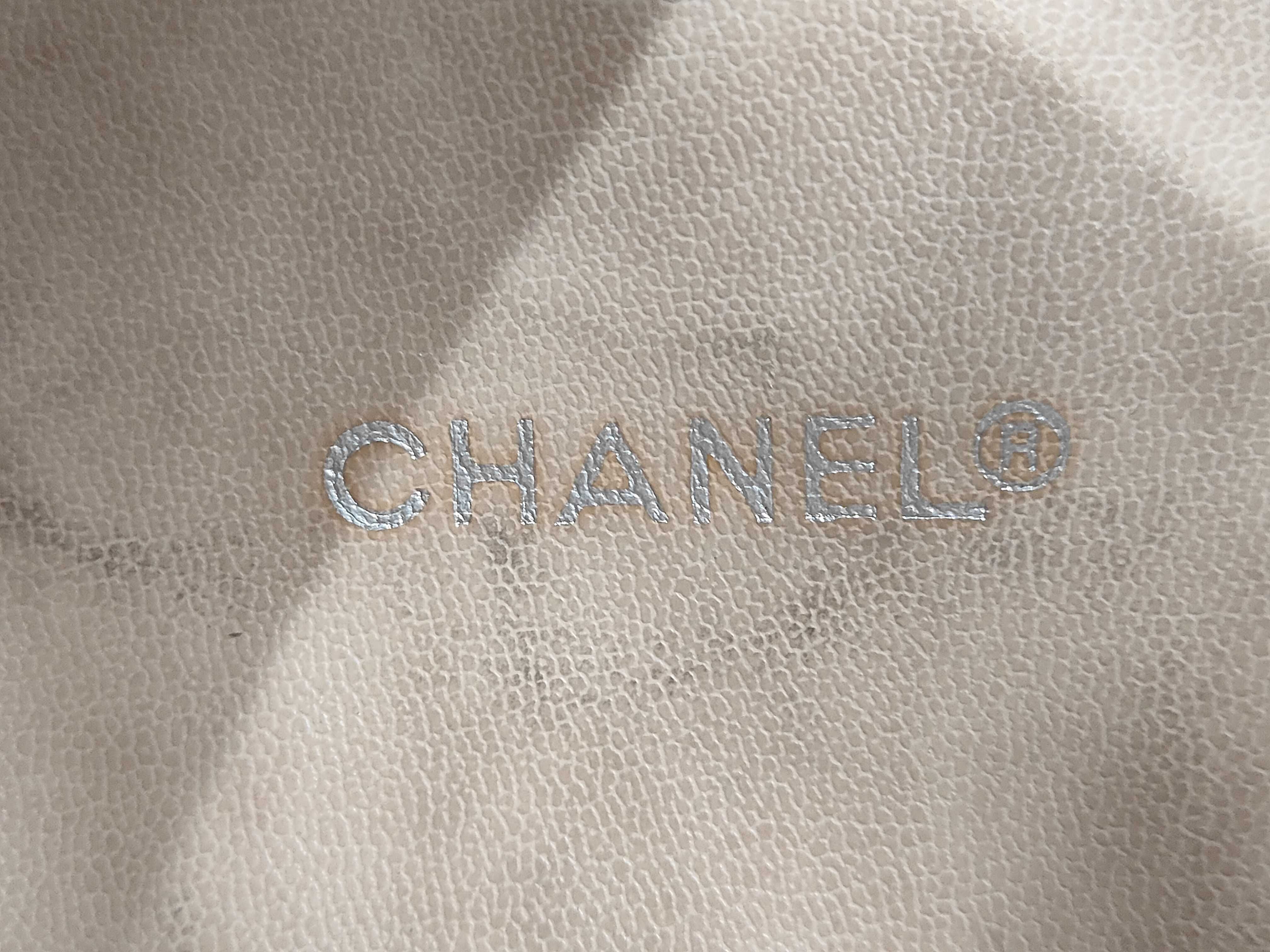 Matelassé Beige Shoulder Bag (Serial Number 0) — view 10