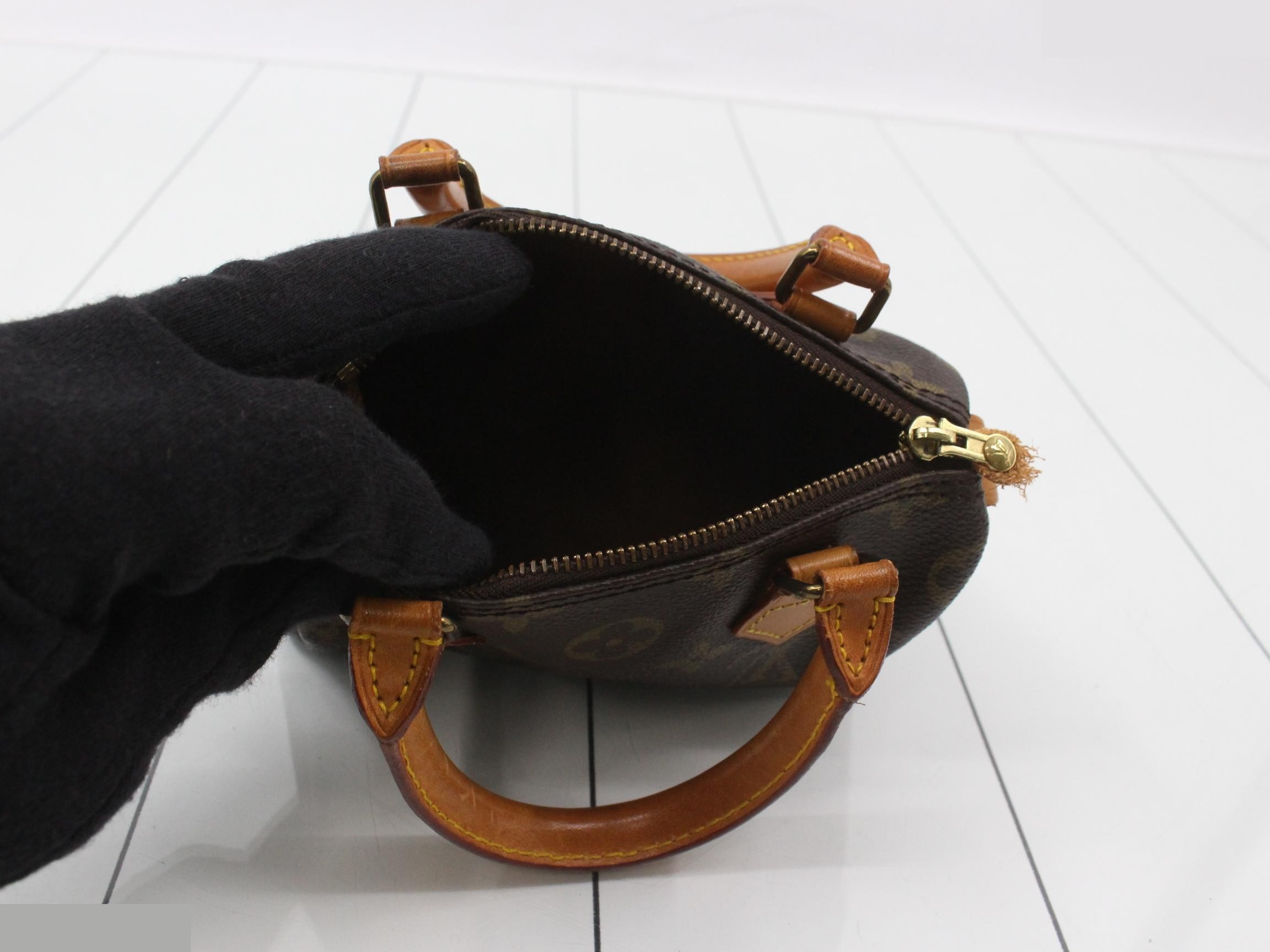 LV Mini Speedy Bag/Handbag — view 4