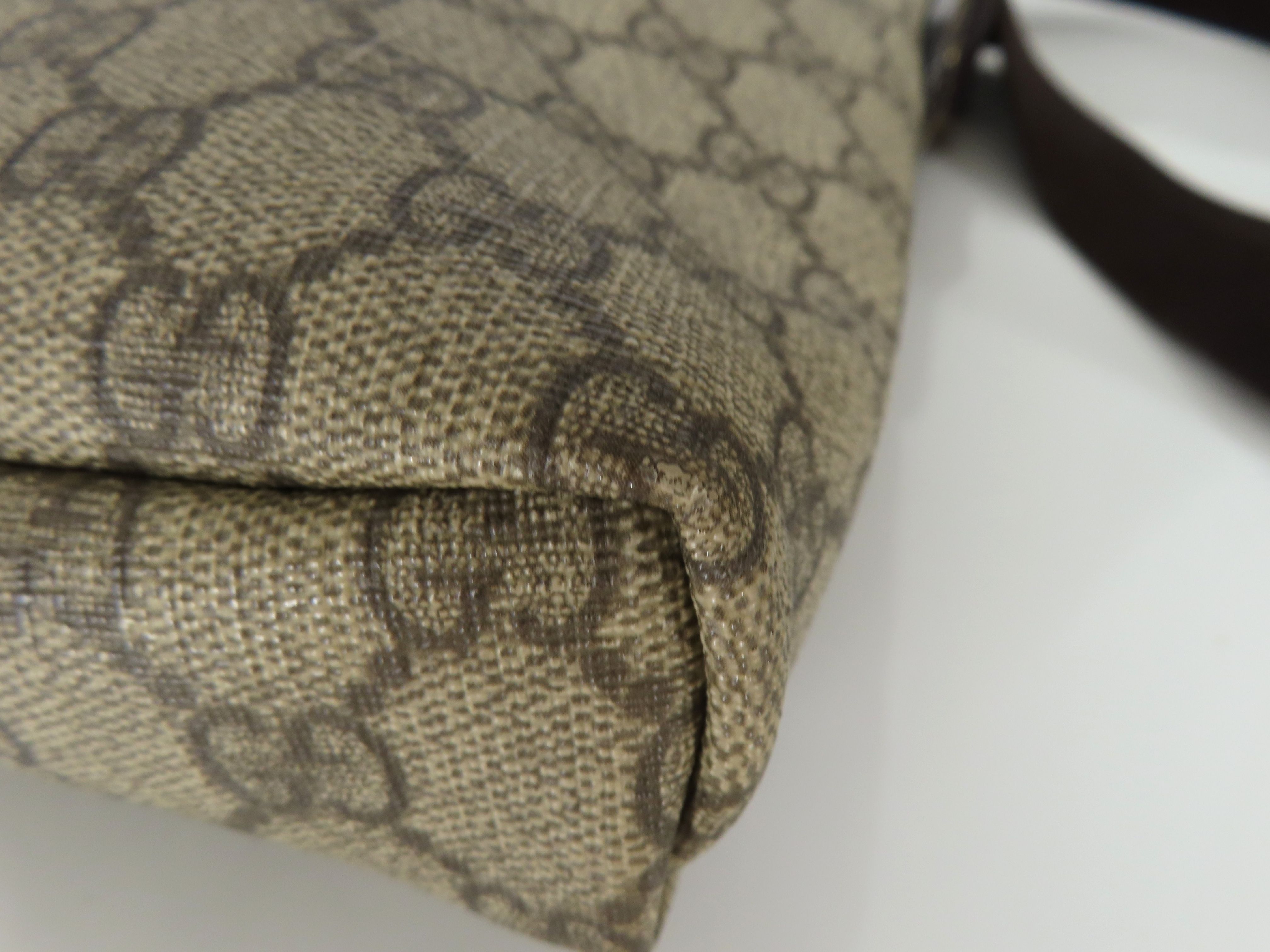 GG Supreme Shoulder Bag — view 6