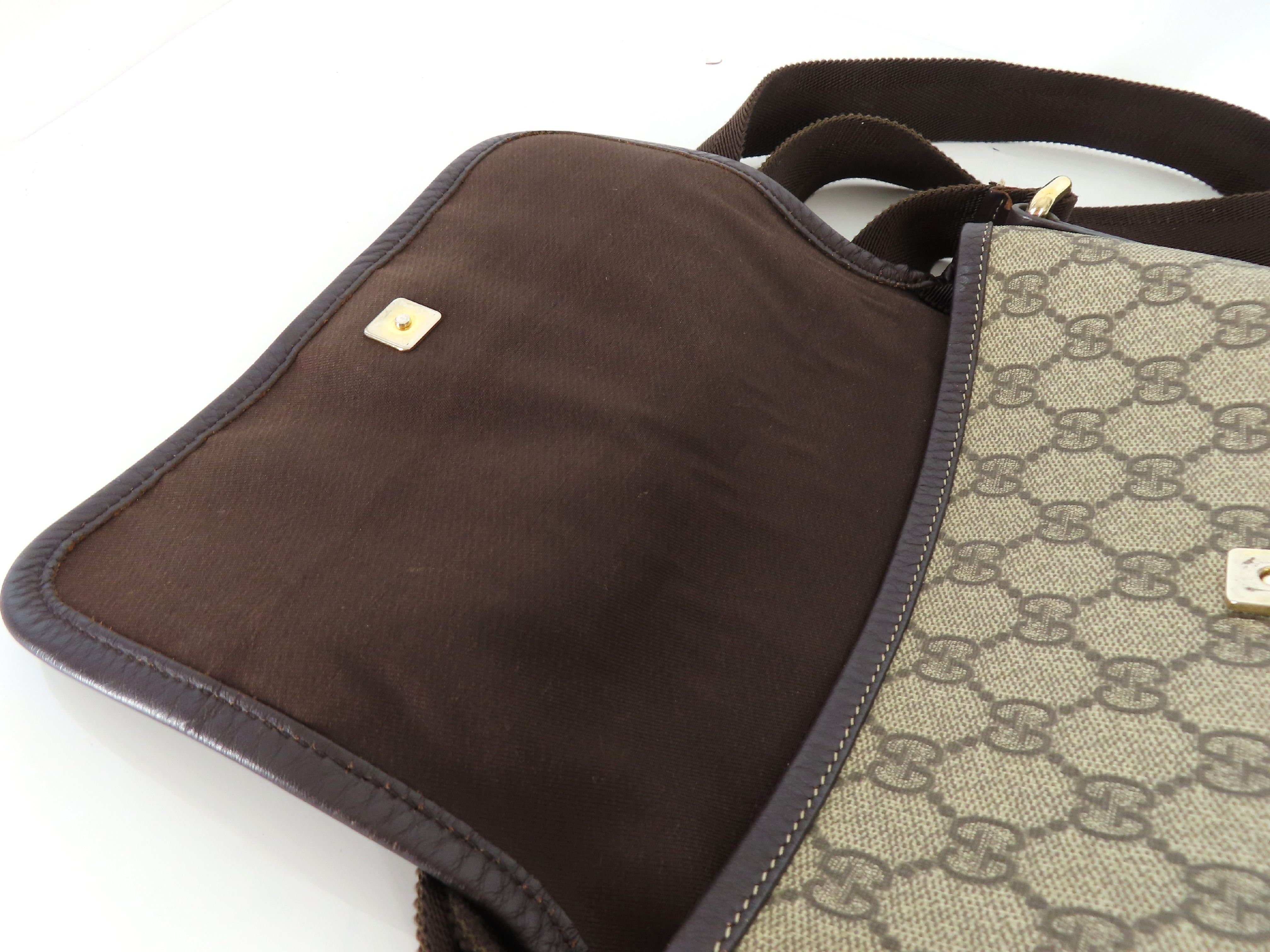 GG Supreme Shoulder Bag — view 8