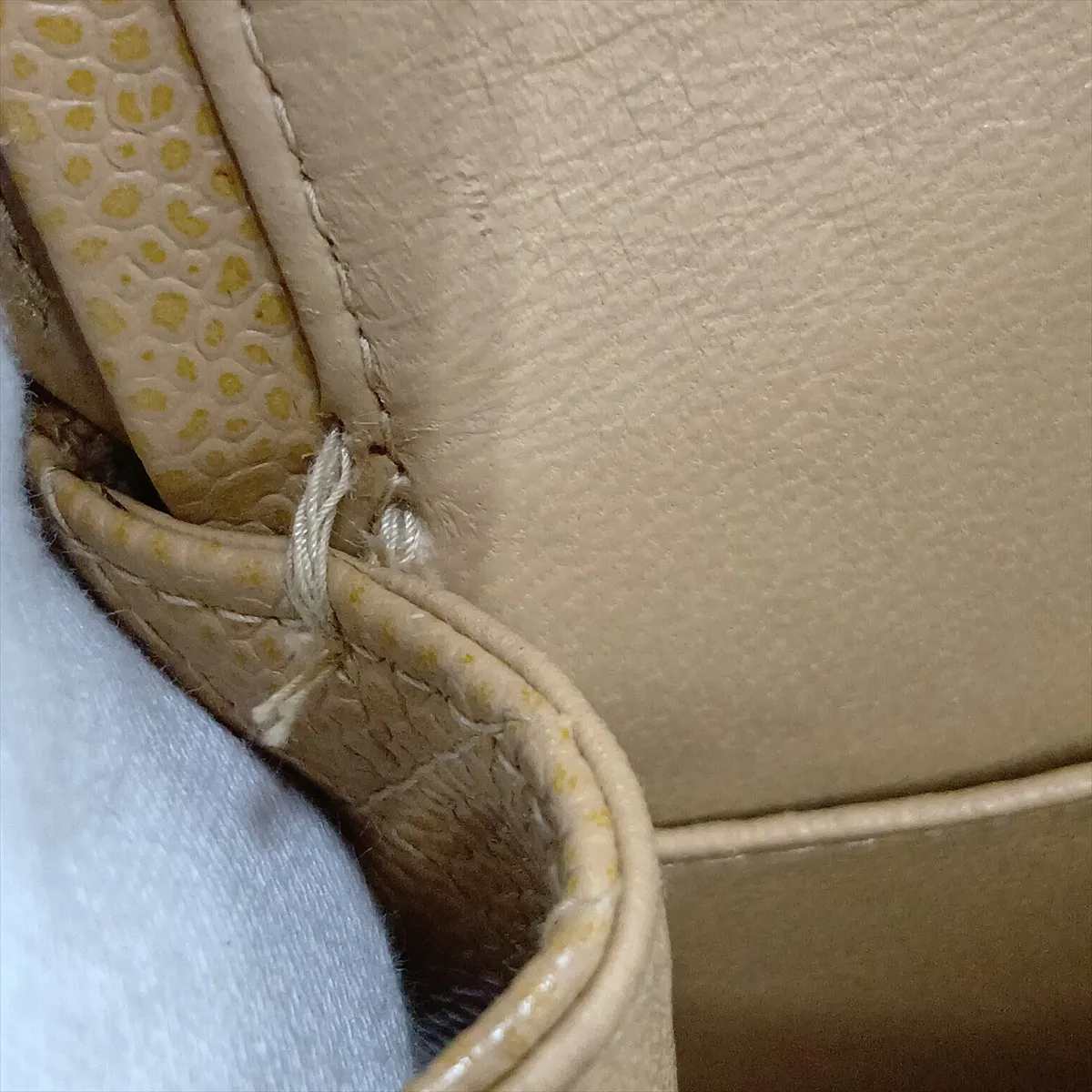 [Individually packaged] Chanel Matelassé 25 Caviar Skin Double Flap Double Chain Bag Beige Gold Hardware 8666507 Series 8 — view 14