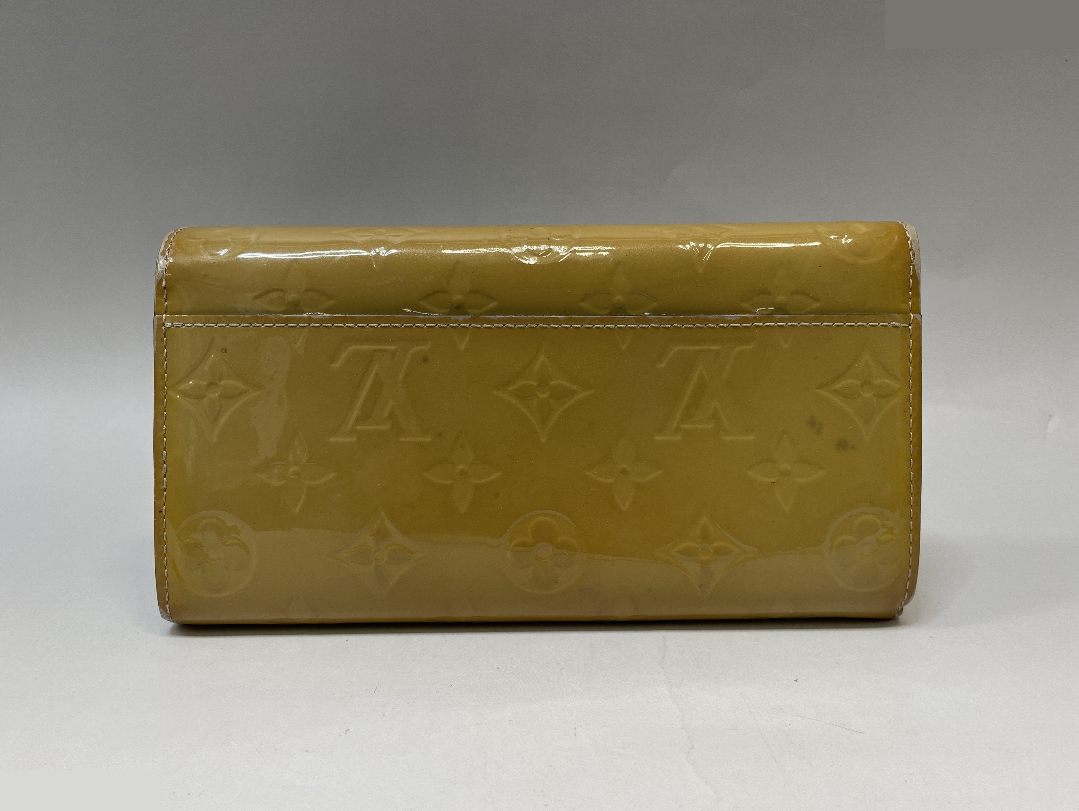 Monogram Vernis Portefeuille Sarah Bi-fold Long Wallet, Yellow — view 2