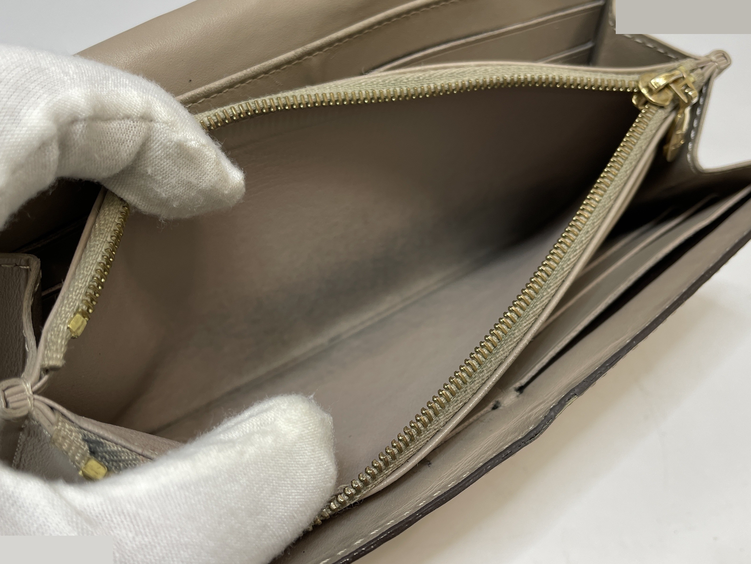 Monogram Vernis Portefeuille Sarah Bi-fold Long Wallet, Yellow — view 9