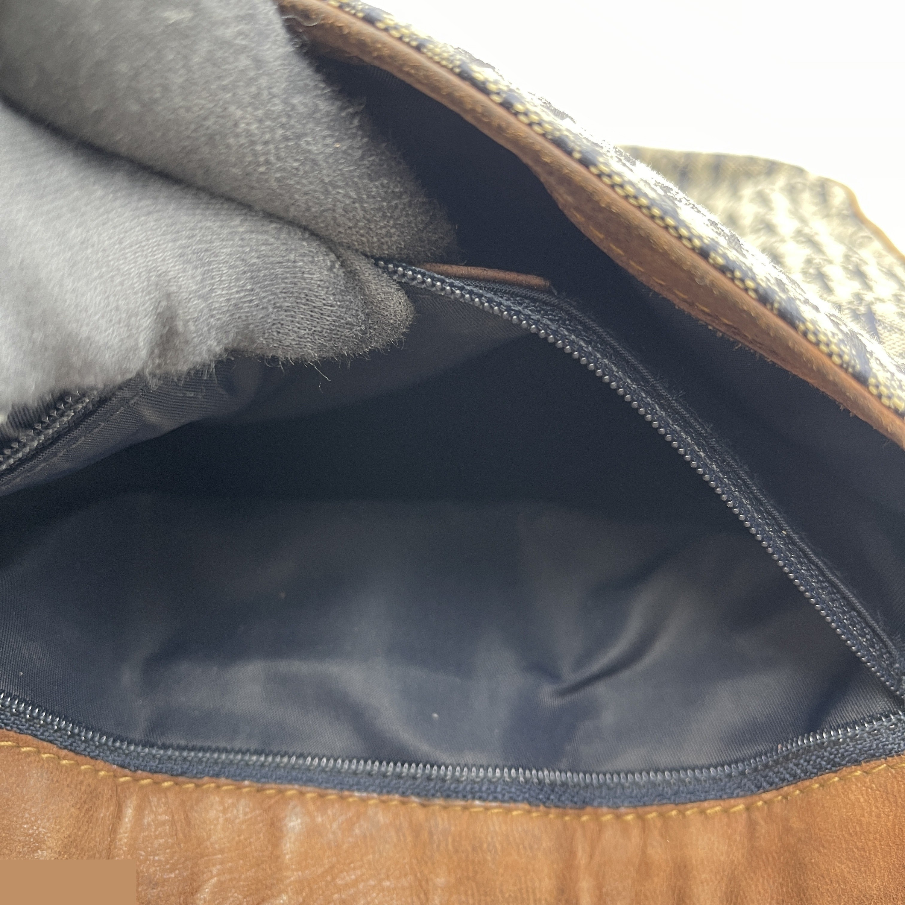 Trotter (bag) - Shoulder bag — view 10