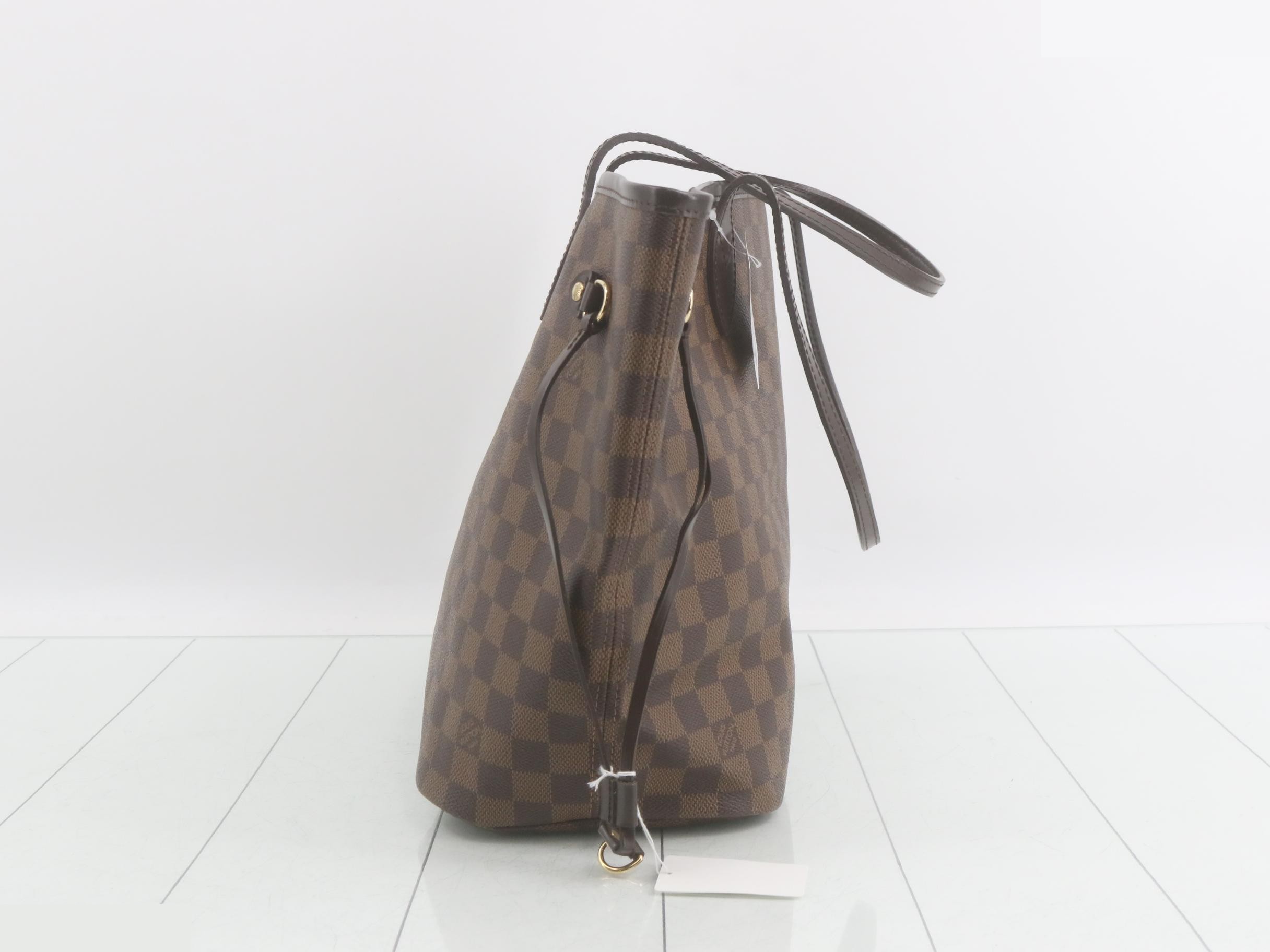 Damier Neverfull MM Tote Bag — view 4