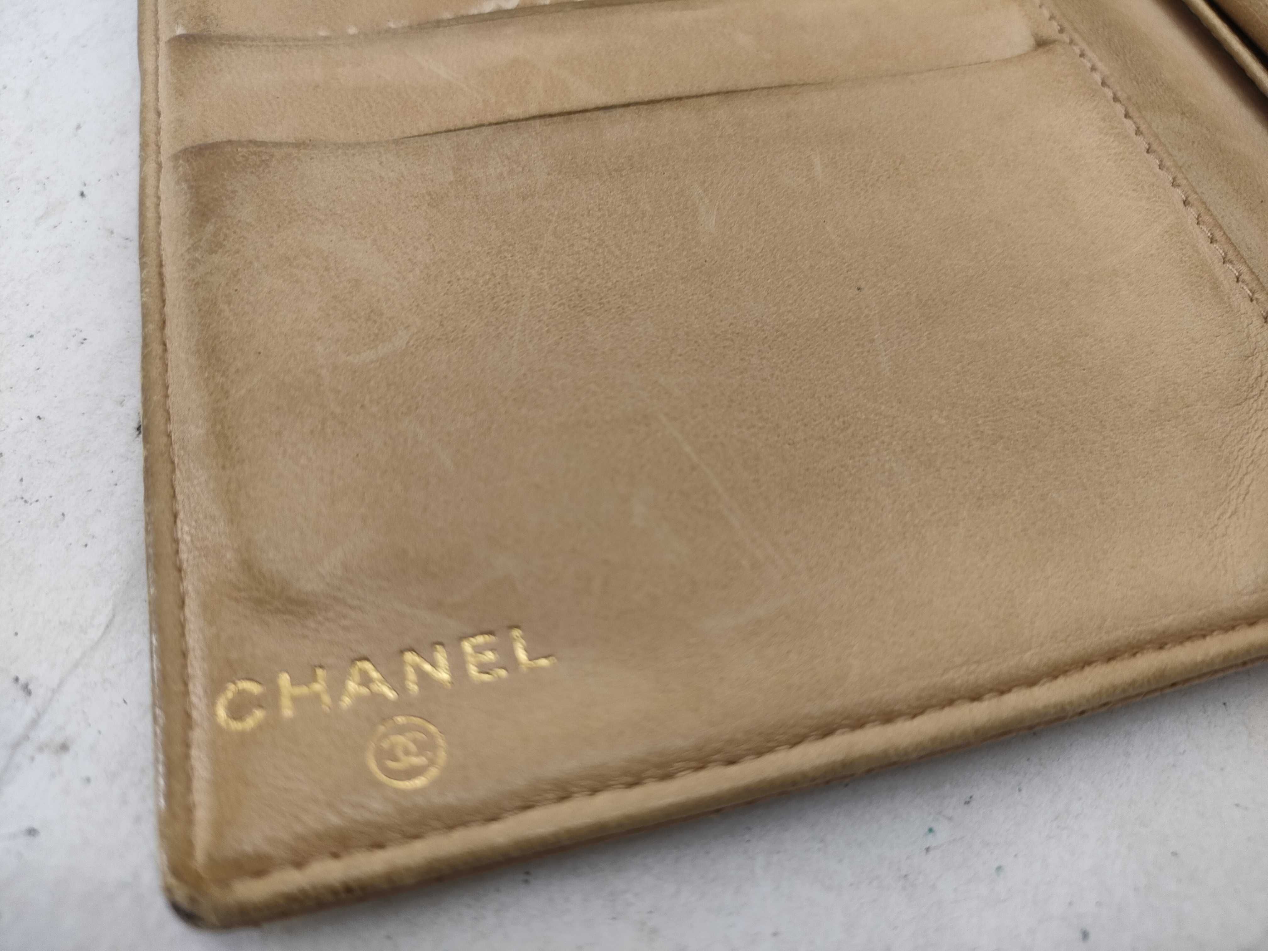 Caviar Skin Clasp Folding Wallet (Series 8) — view 11