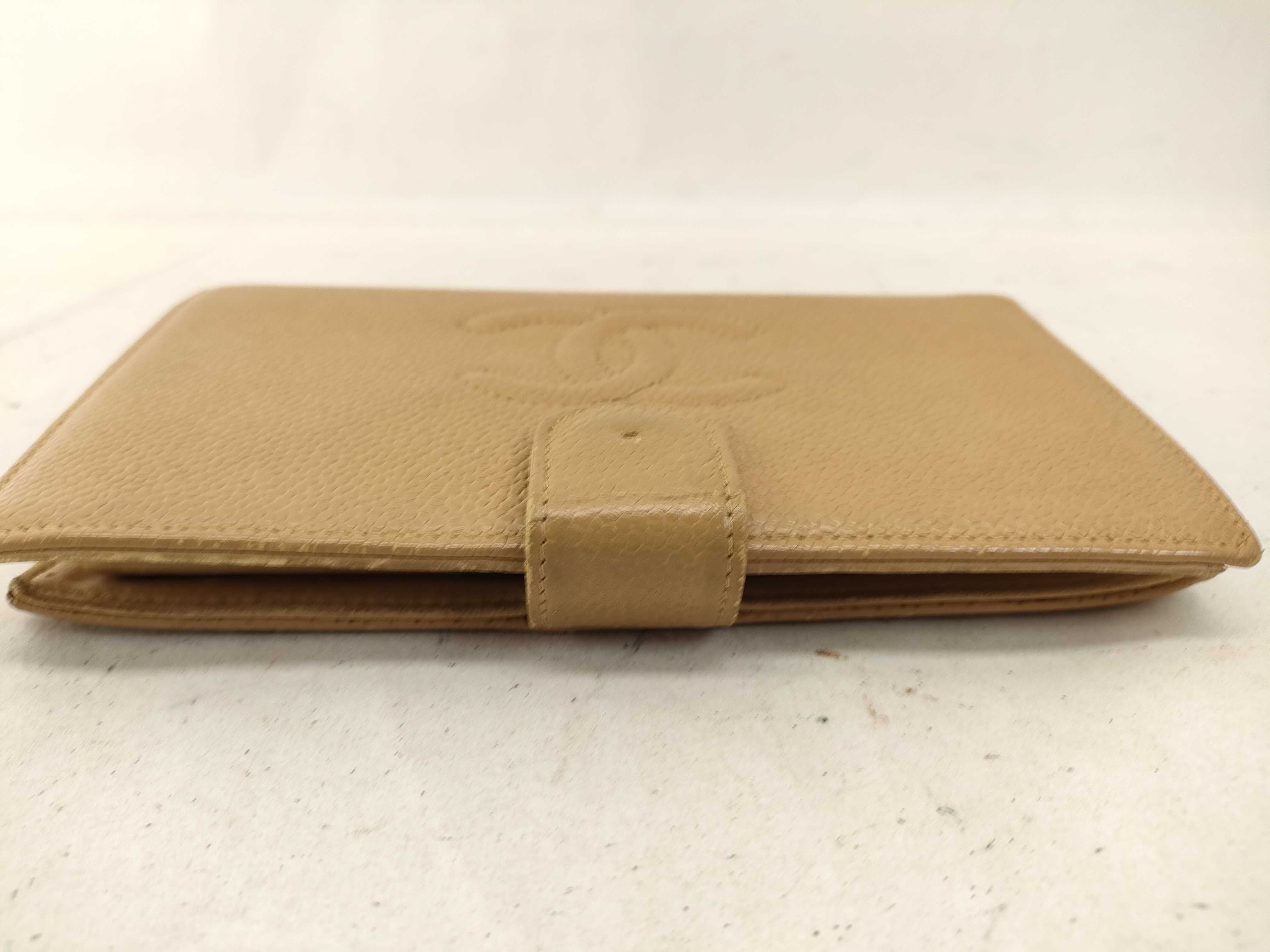 Caviar Skin Clasp Folding Wallet (Series 8) — view 6