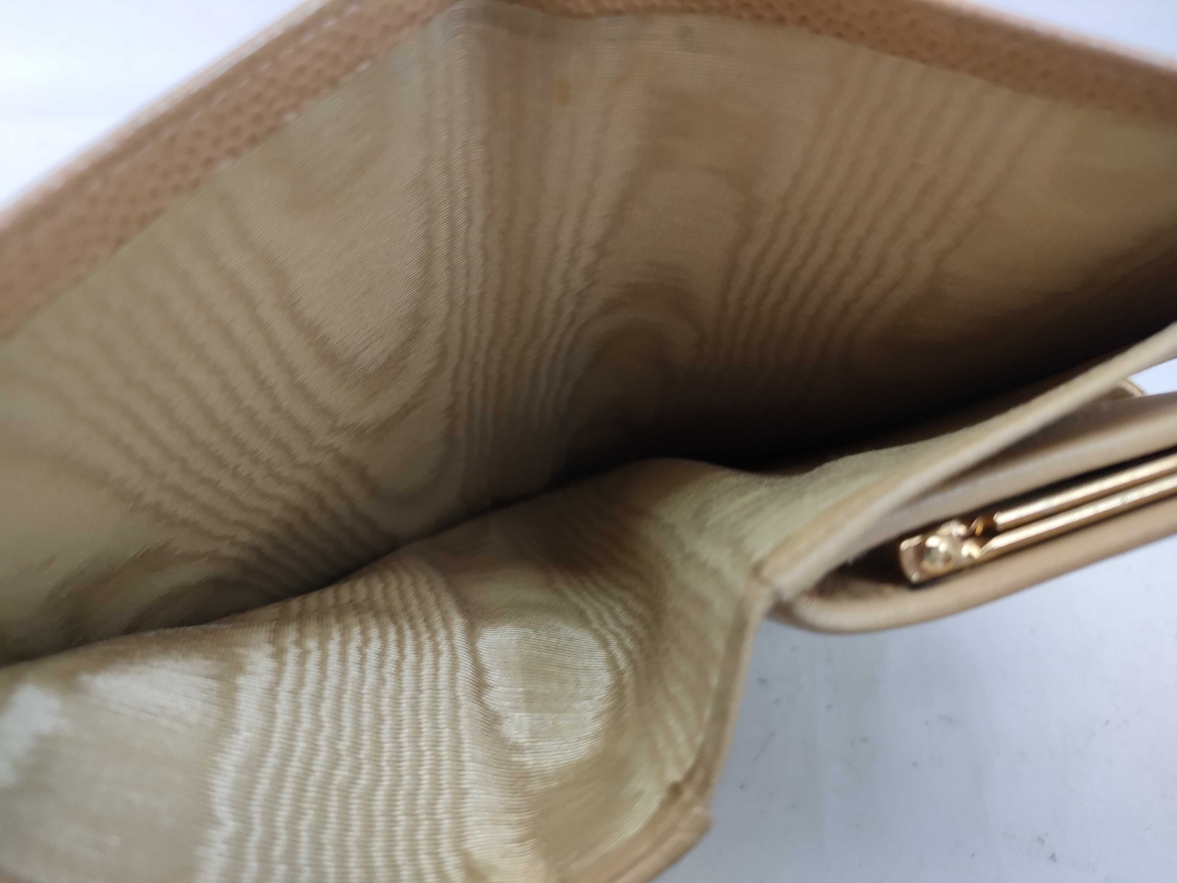 Caviar Skin Clasp Folding Wallet (Series 8) — view 9