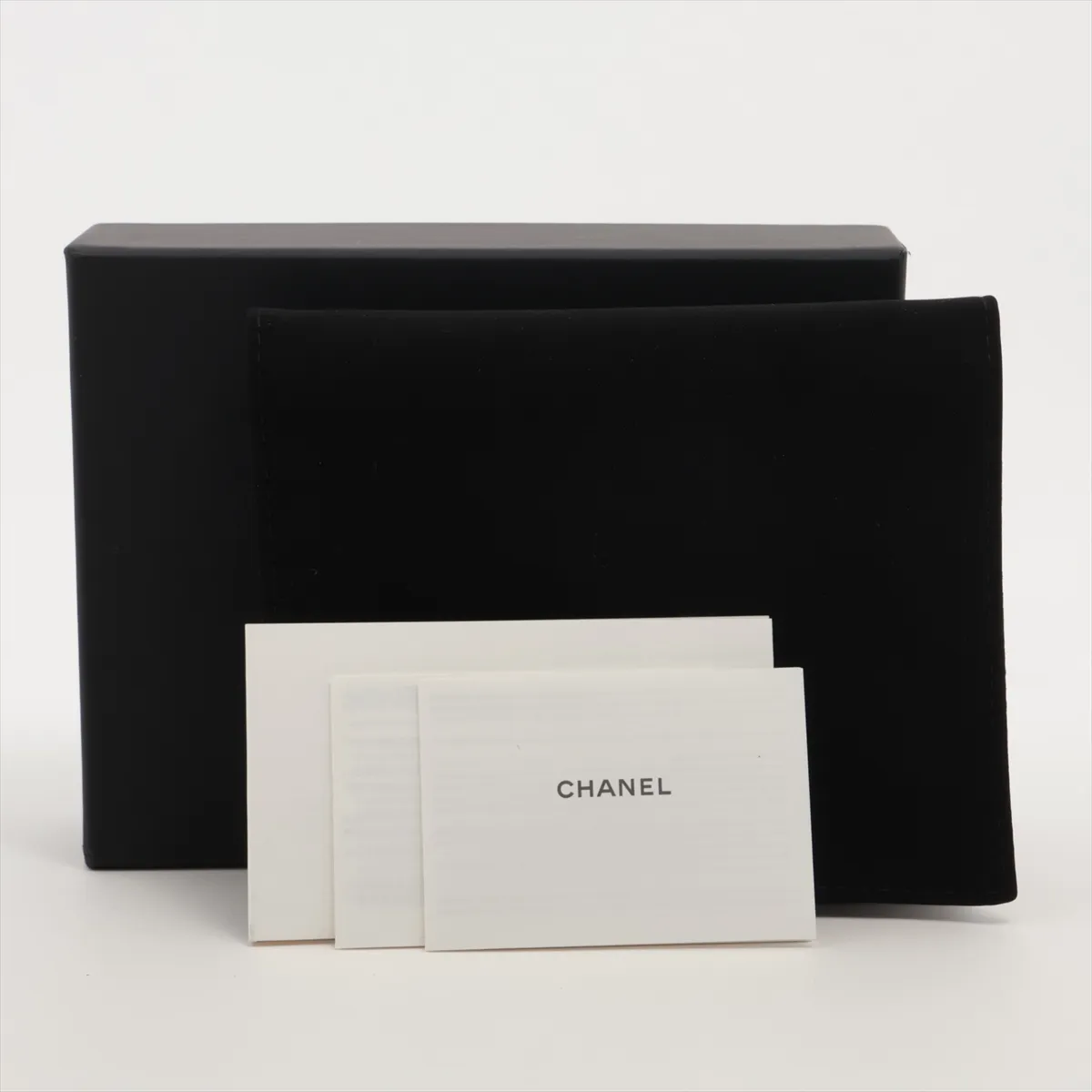 Matelassé Caviar Skin Compact Wallet, Black with Gold Hardware, GECUX4N6 — view 9