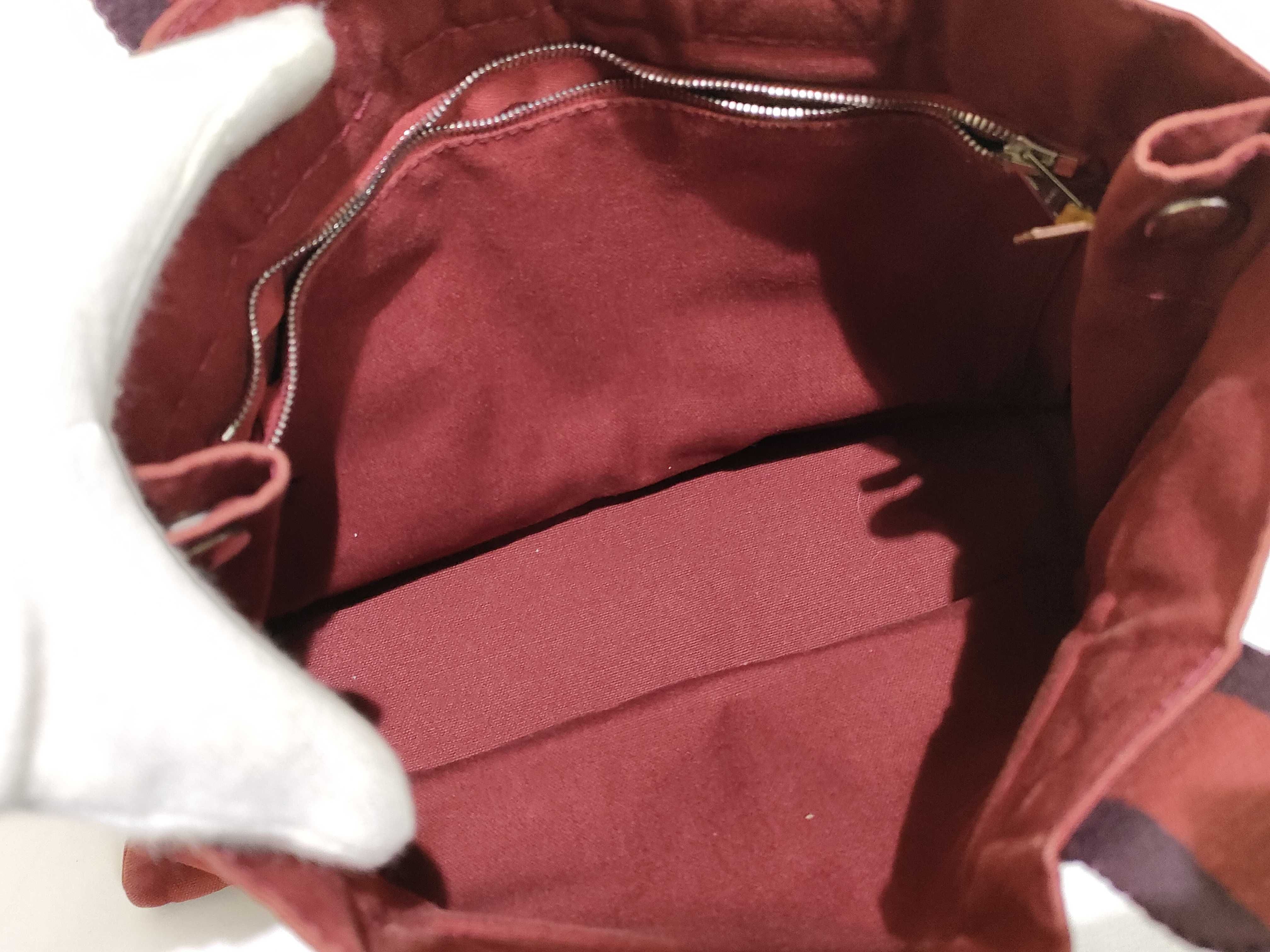 Fourre-Tout PM Handbag (Burgundy/Black) — view 8