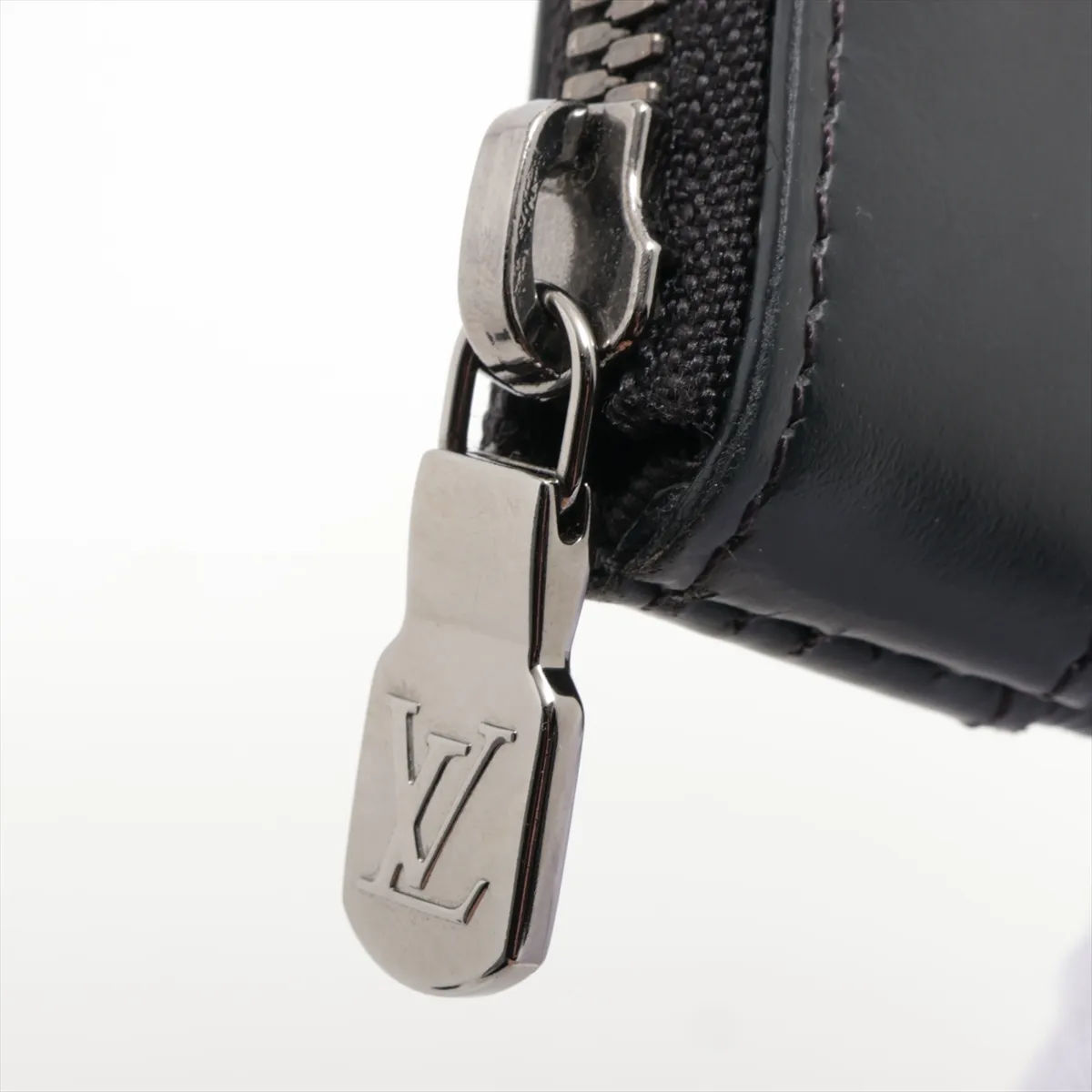 Monogram Eclipse Pochette Discovery PM M44323 SP1119 Black Pouch — view 7