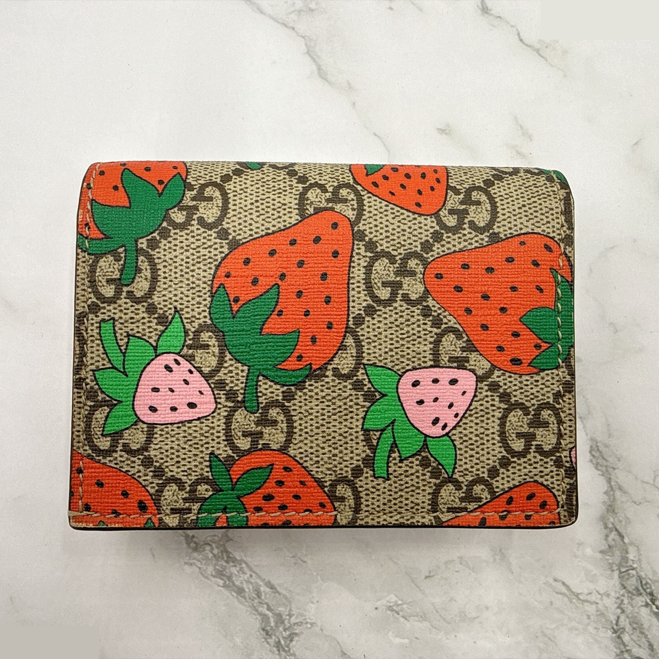 GG pattern PVC strawberry print mini wallet, compact, bi-fold. — view 2