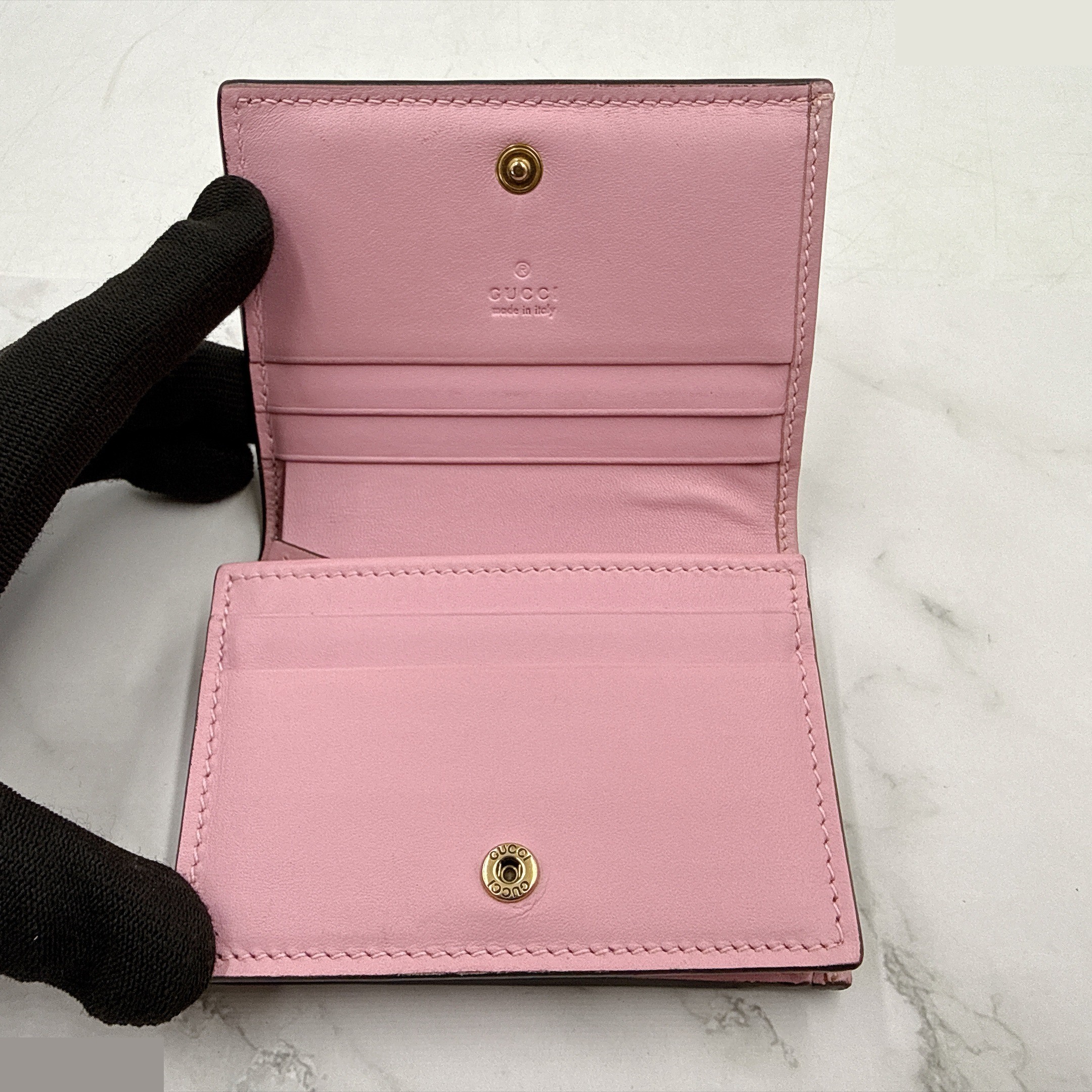 GG pattern PVC strawberry print mini wallet, compact, bi-fold. — view 3