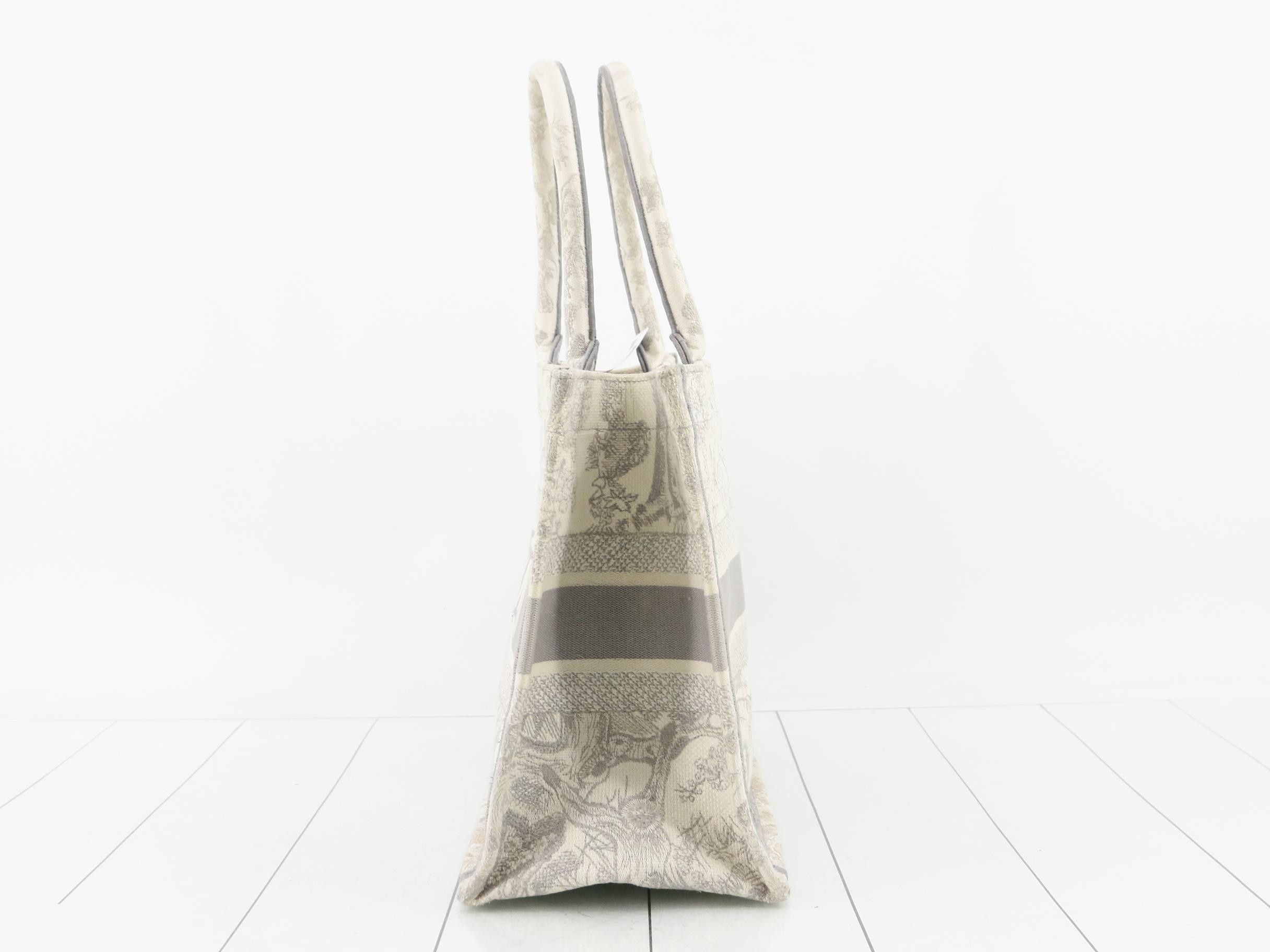 Book Tote - Medium — view 3