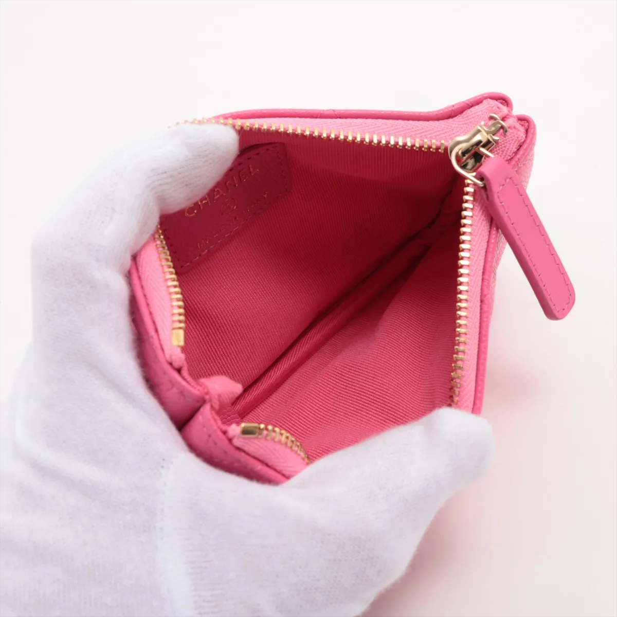 Matelassé Caviar Skin Pouch, Pink with Gold Hardware, KTE2945C — view 3