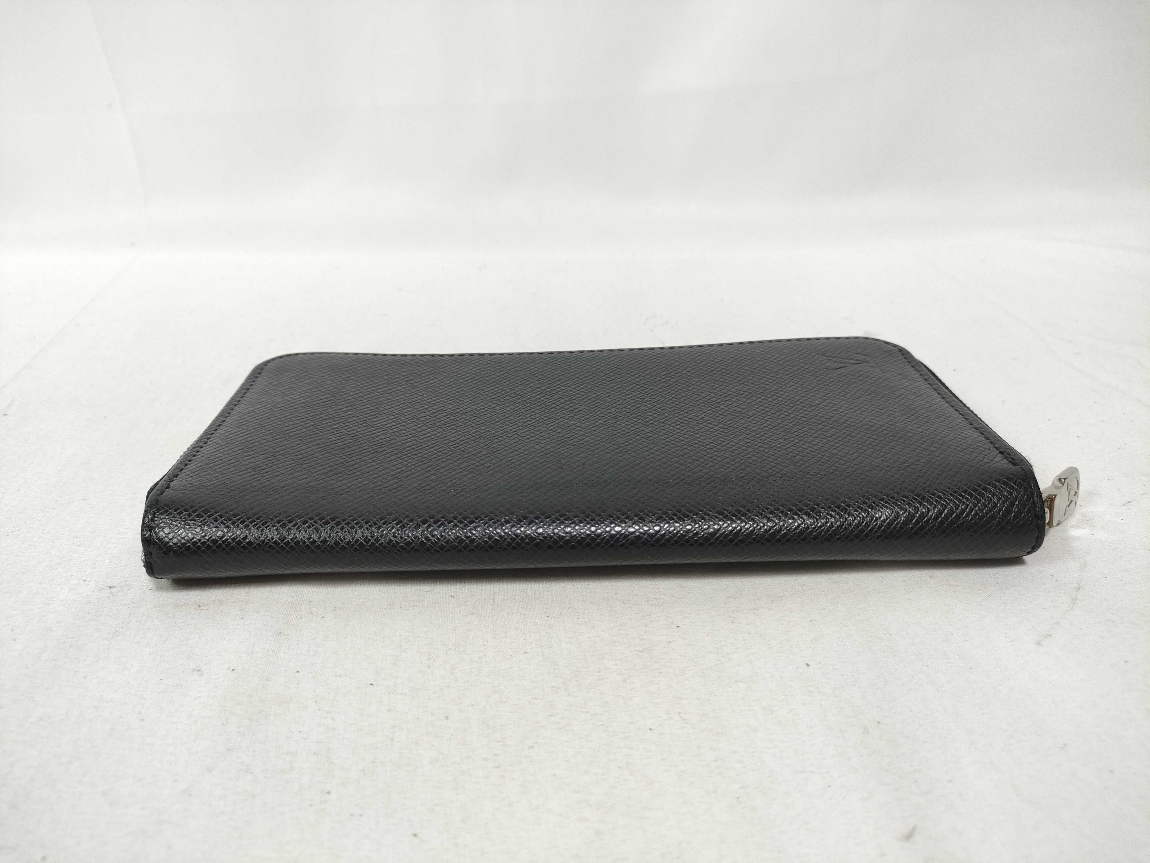 Taiga (Louis Vuitton) Long Wallet Taiga Zippy Wallet Vertical M30510 Blue Marine Leather Wallet — view 6