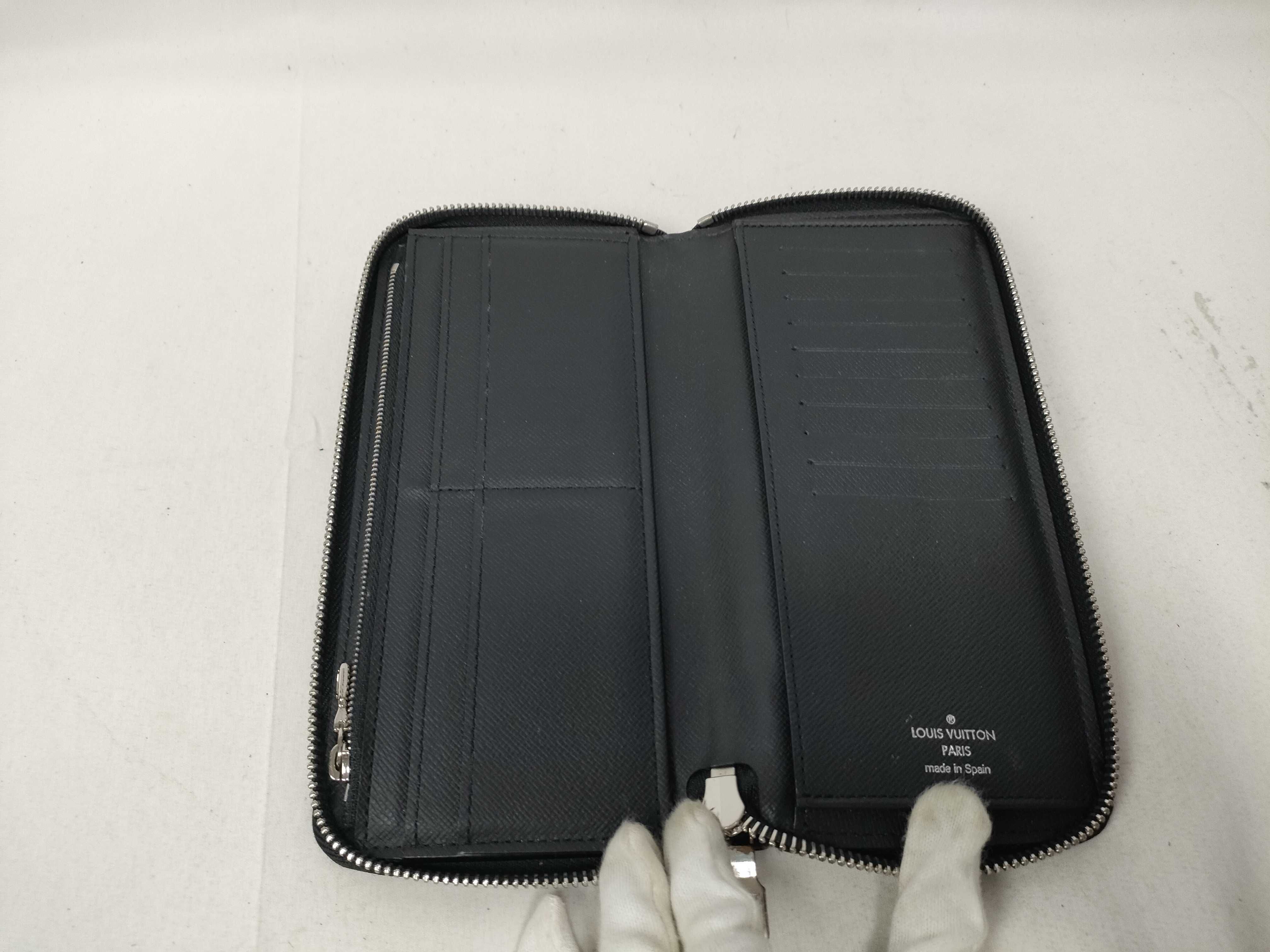 Taiga (Louis Vuitton) Long Wallet Taiga Zippy Wallet Vertical M30510 Blue Marine Leather Wallet — view 9