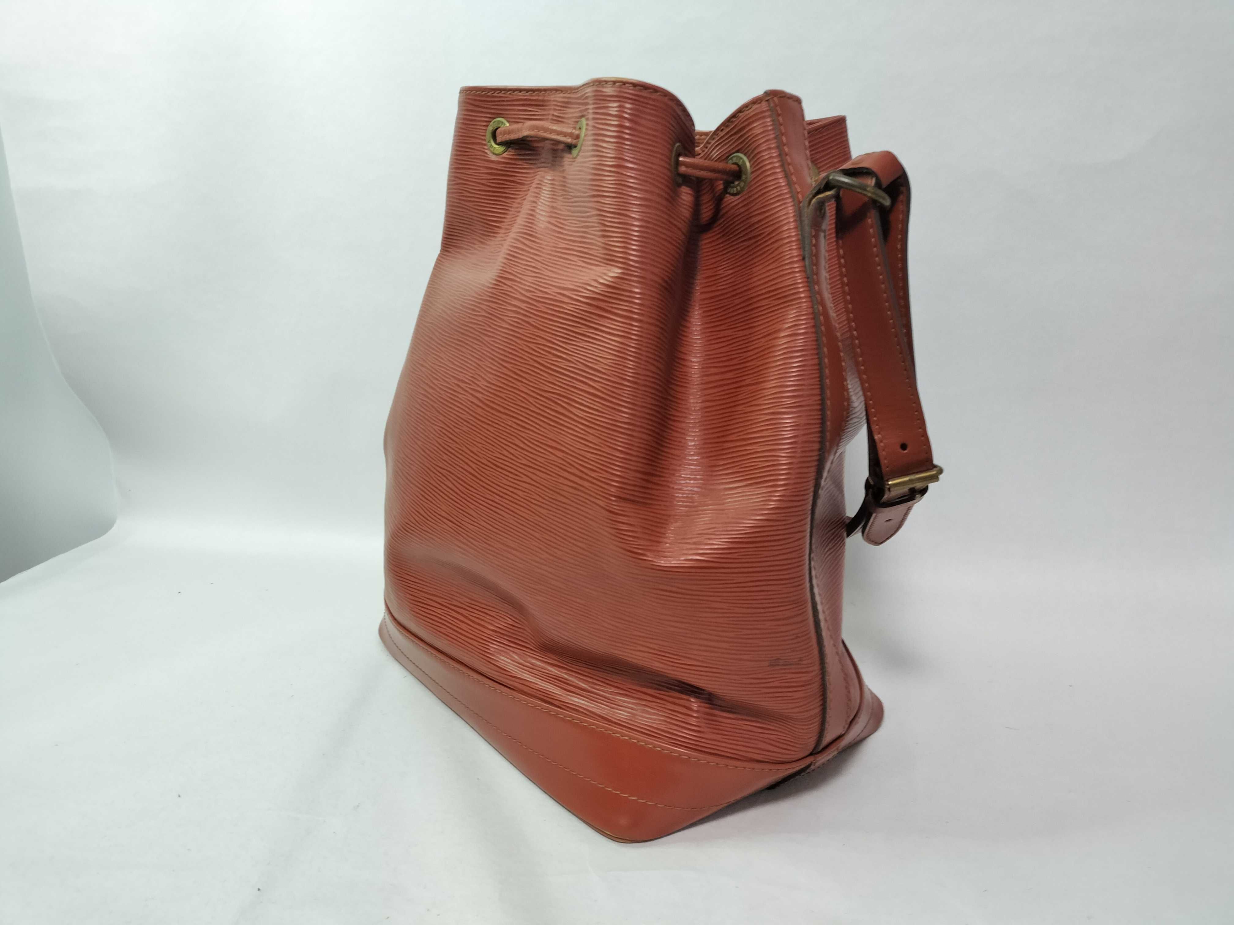 Epi Louis Vuitton Epi Noe Kenya Brown Shoulder Bag M44003 Shoulder Bag — view 3