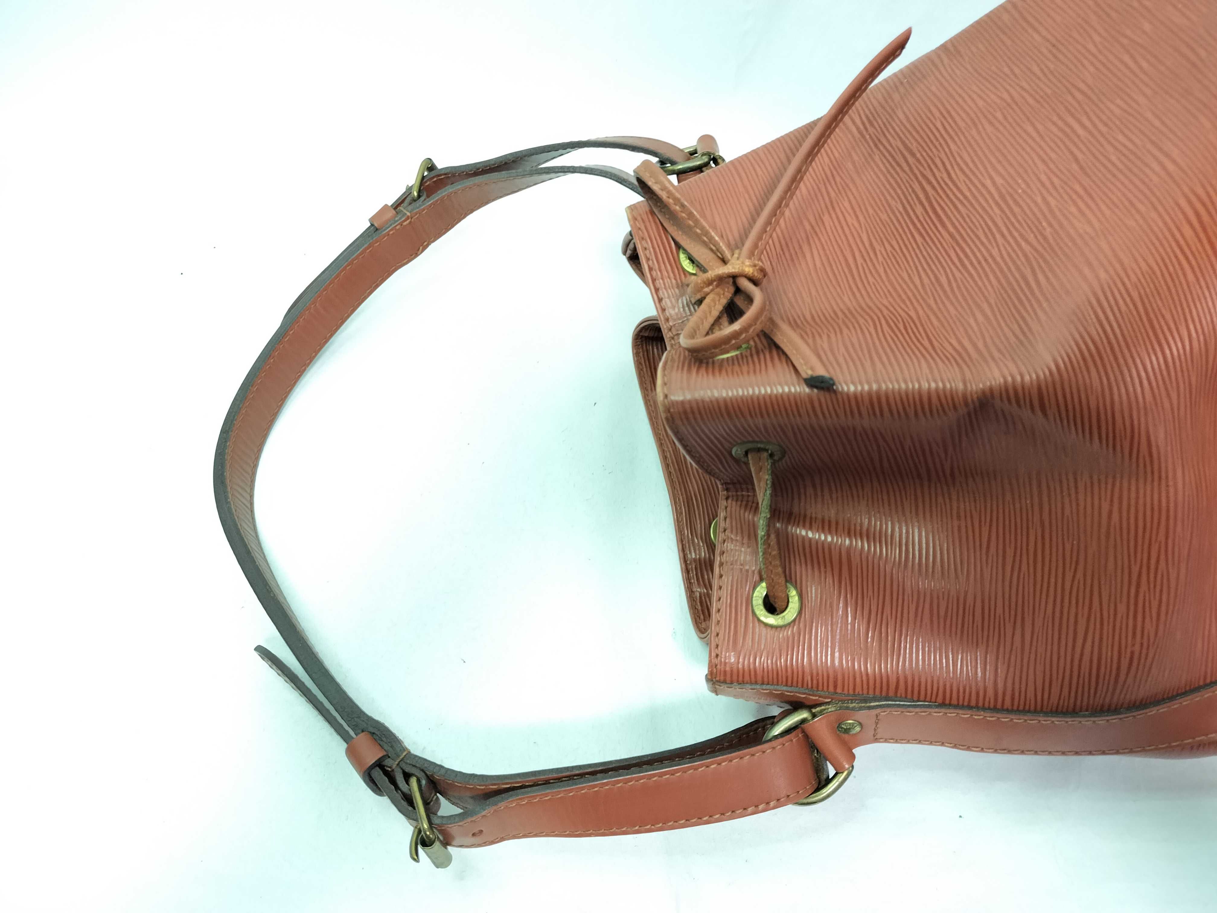 Epi Louis Vuitton Epi Noe Kenya Brown Shoulder Bag M44003 Shoulder Bag — view 5